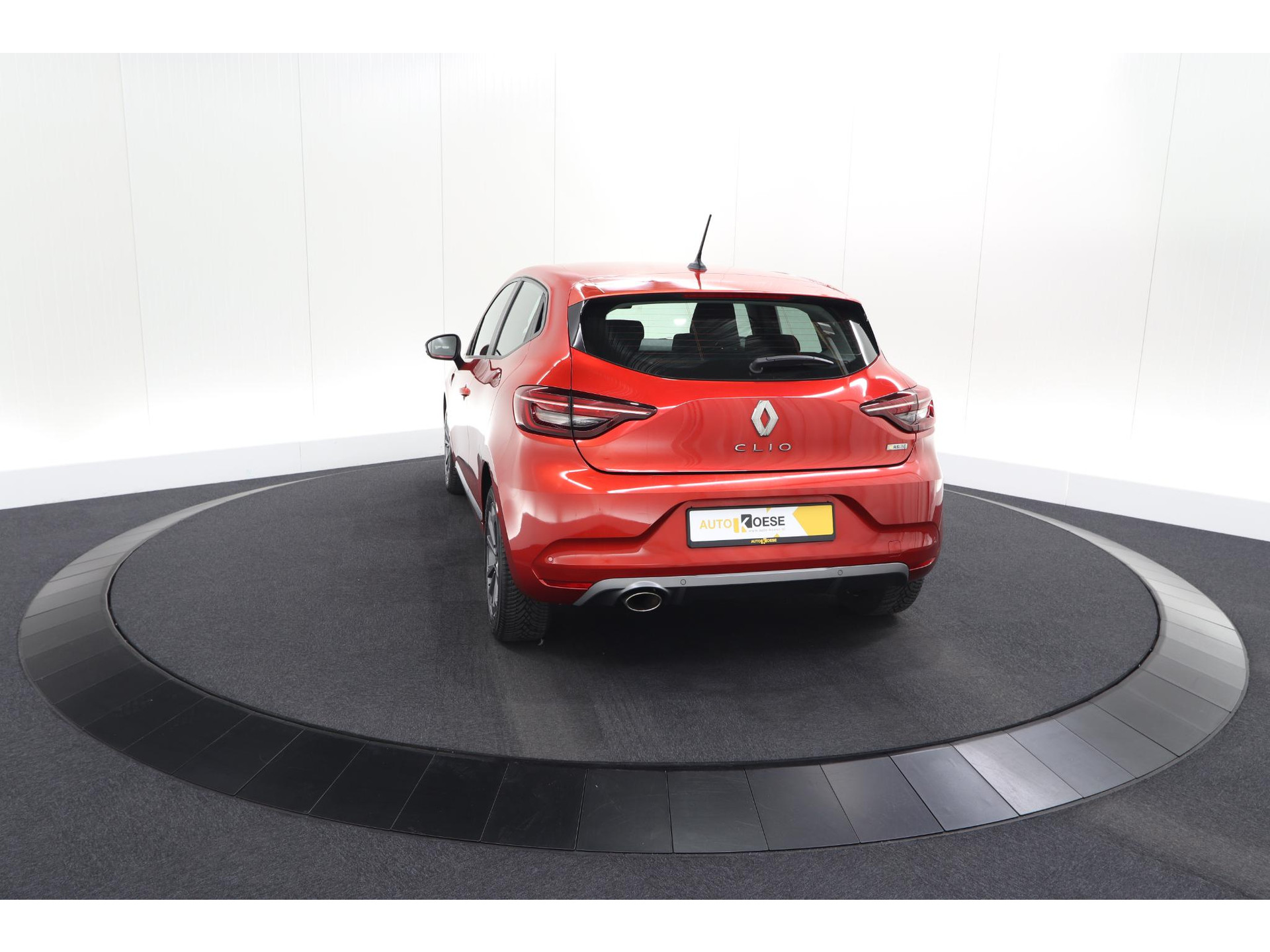 Renault Clio TCe 100 Zen | R.S. Line Pack | Allseason Banden | Apple Carplay | Parkeersensoren