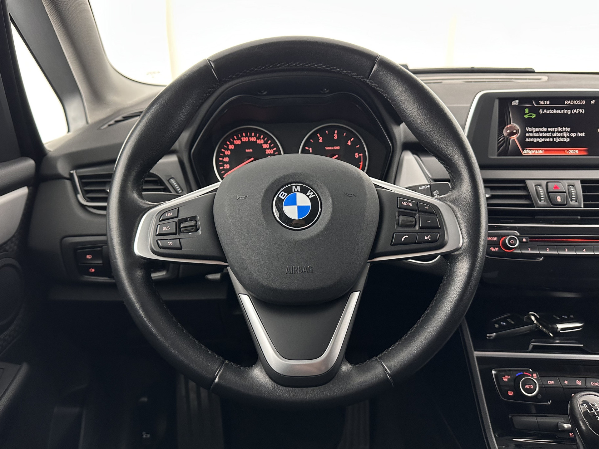 BMW 2-serie Active Tourer 218d Essential *NAVI-FULLMAP | COMFORTSEATS | PRIVACY-GLASS | ECC | PDC | CRUISE | TOWBAR | 17''ALU *