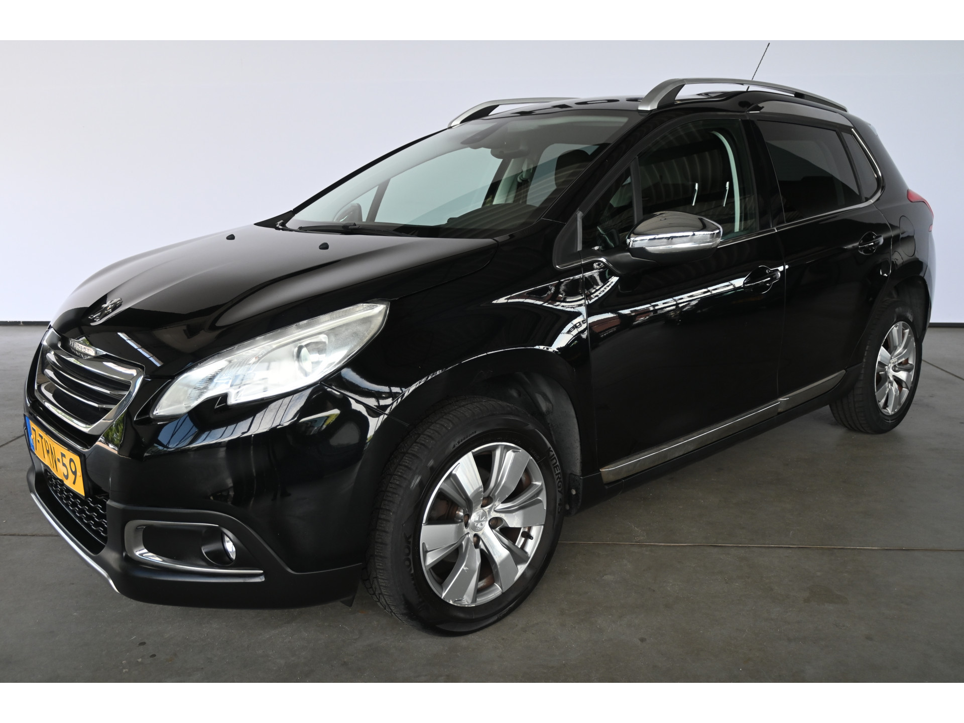 Peugeot 2008 1.6 e-HDi Blue Lease Executive Nap! Clima Navigatie Cruise control Lichtmetaal 100% Onderhouden! Inruil Mogelijk!