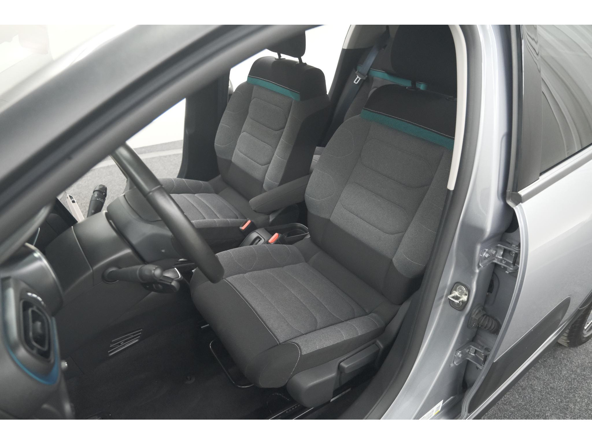 Citroen C3 PureTech 110 EAT6 Shine | Camera | Navigatie | Parkeersensoren | Apple Carplay | 17 Inch Lichtmetalen Velgen