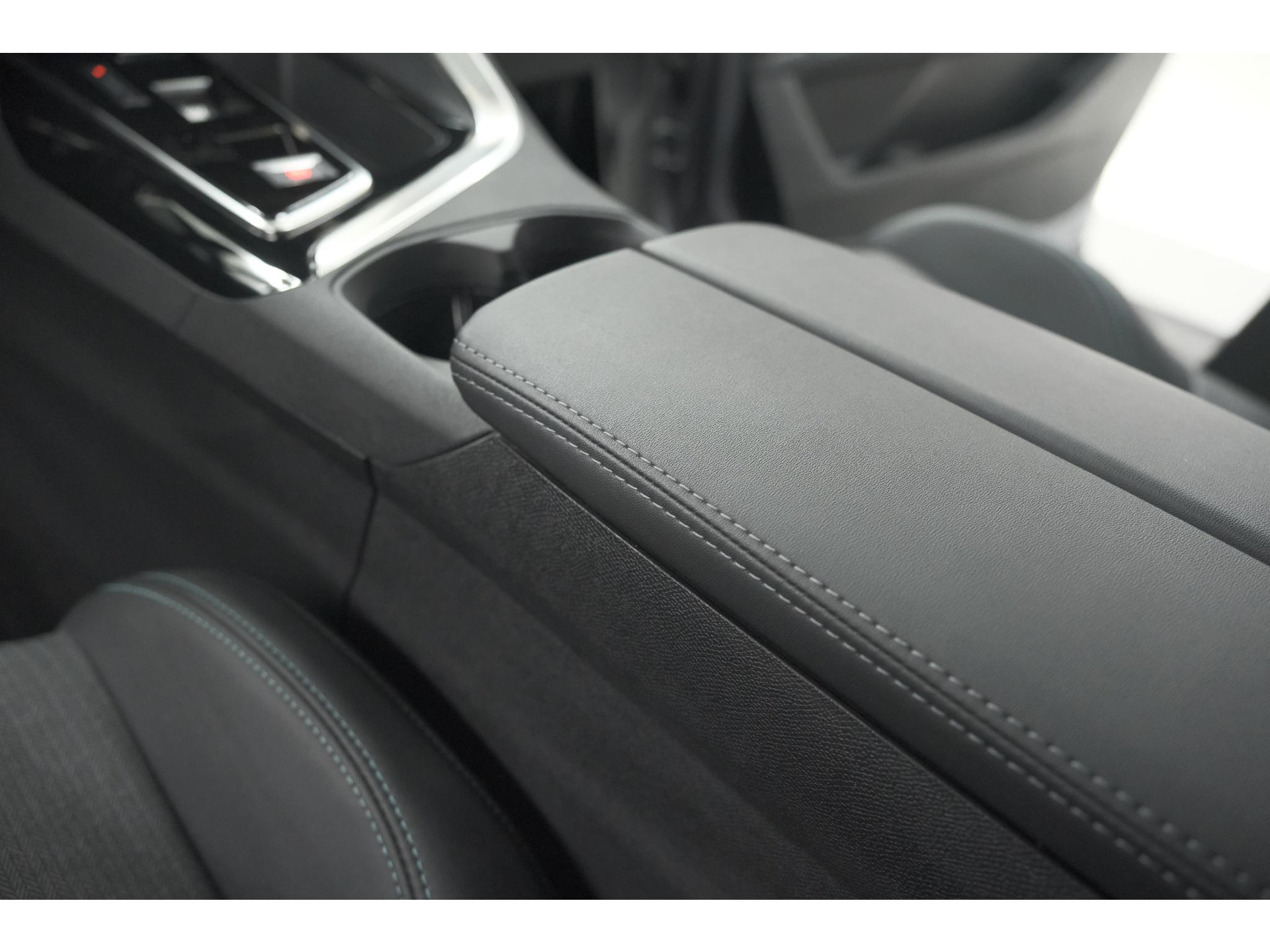 Peugeot 3008 1.6 HYbrid 225 Allure Pack Business | Camera | Navigatie | Apple Carplay | Parkeersensoren