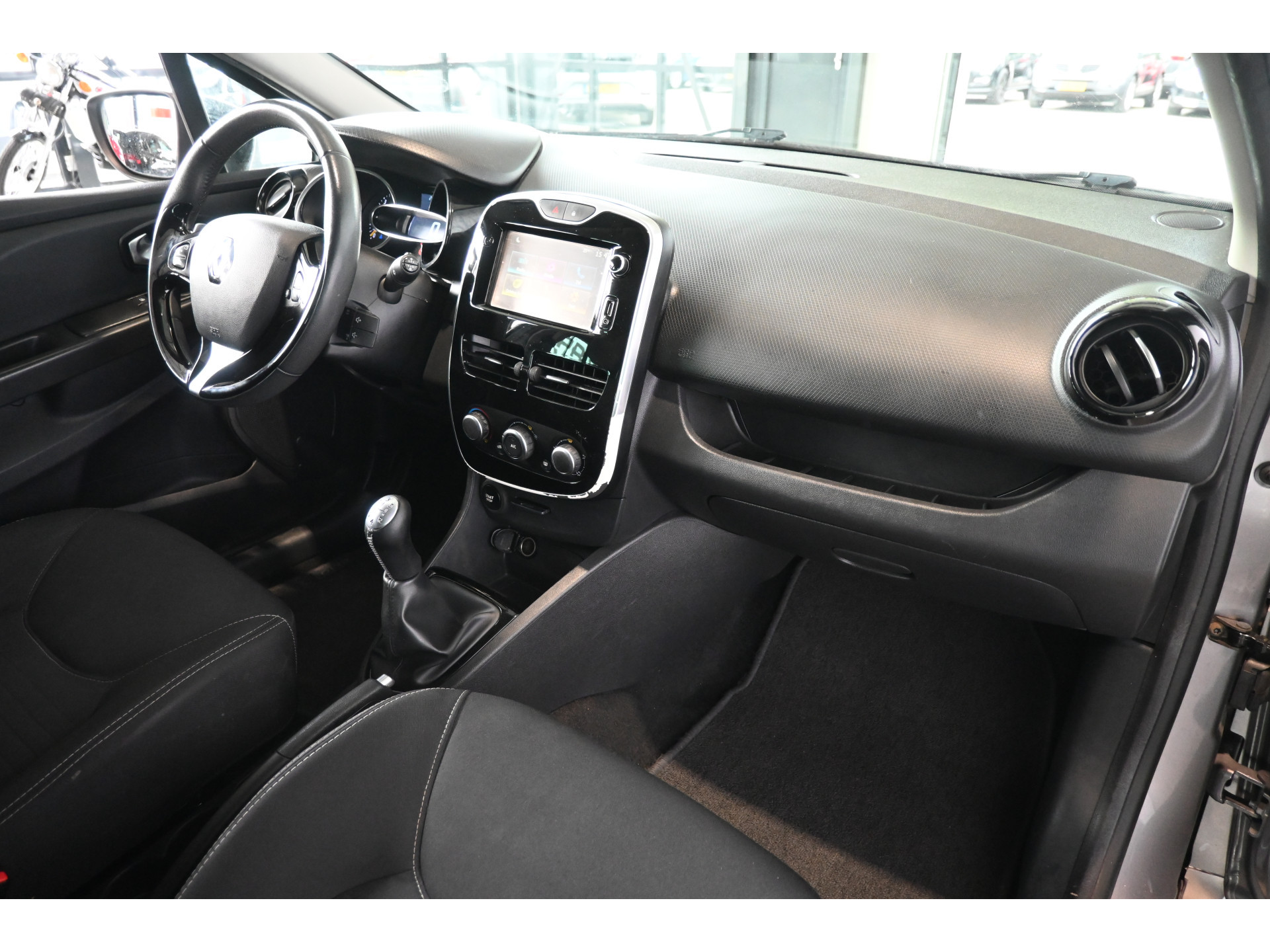 Renault Clio Estate 1.5 dCi ECO Limited Navigatie Airco Cruise control All in Prijs Inruil Mogelijk!