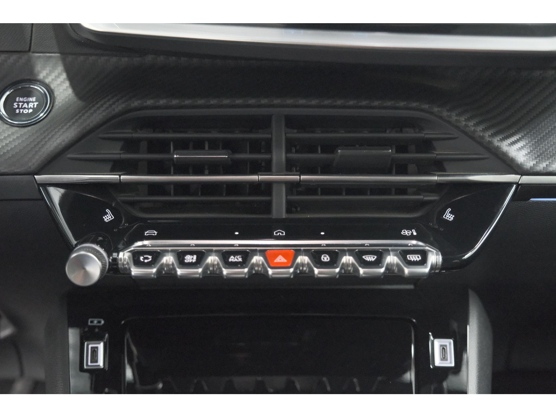Peugeot 208 1.2 Hybrid 145 e-DCS6 GT | Alcantara Pakket | Camera | Apple Carplay | Stoelverwarming