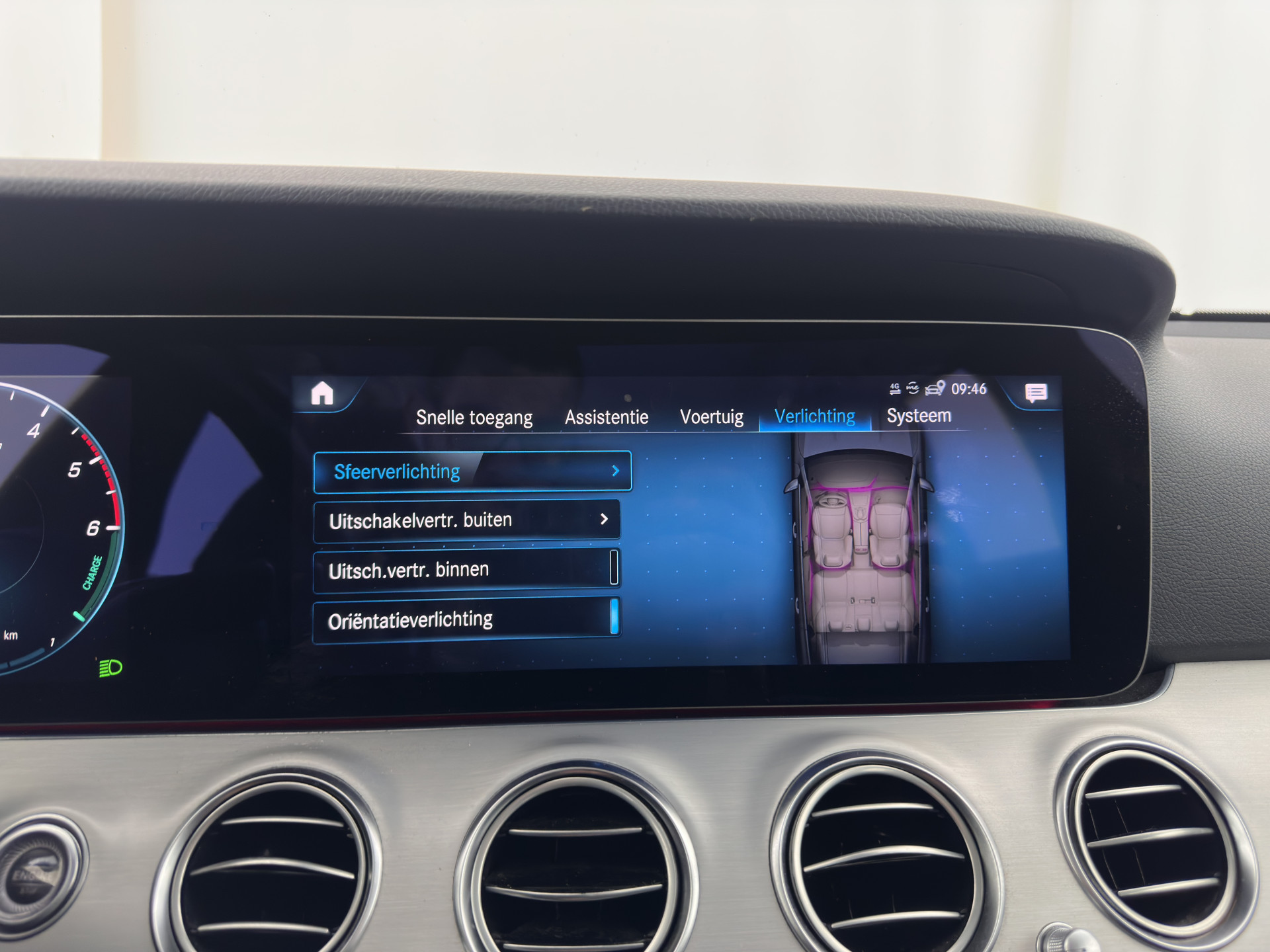 Mercedes-Benz E-klasse Estate 300 de Luxury Line ( Plug-in ) (INCL-BTW) Aut. *LEATHER | FULL-LED | WIDESCREEN-COCKPIT | BLIND-SPOT | AMBIENT-LIGHT | HEATED-SPORTSEATS | CAMERA | DAB+ | NAVI-FULLMAP | PDC | ADAPTIVE-CRUISE | ECC | 18''ALU*