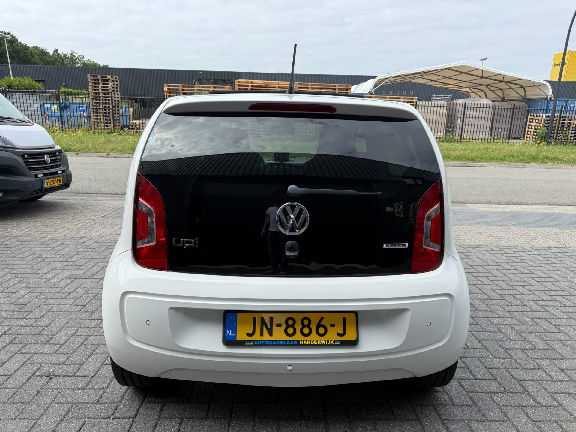 Volkswagen Up! 1.0 high up! BlueMotion | 2E EIGENAAR | 3/6/12MND GARANTIE | PANO | CRUISE | AIRCO | NAVI | FENDER AUDIO |