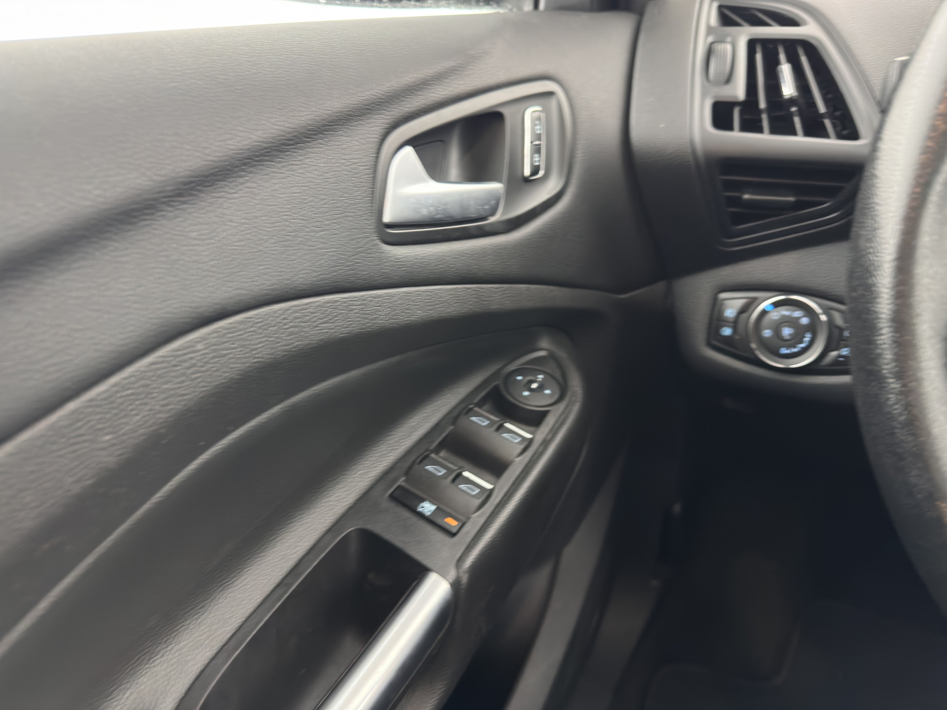 Ford C-Max 2.0 Plug-in Hybrid Titanium Plus (⚠️) Aut. *PANO | LEATHER | NAVI-FULLMAP | KEYLESS | CAMERA | COMFORT-SEATS | ECC | PDC | 17"ALU*