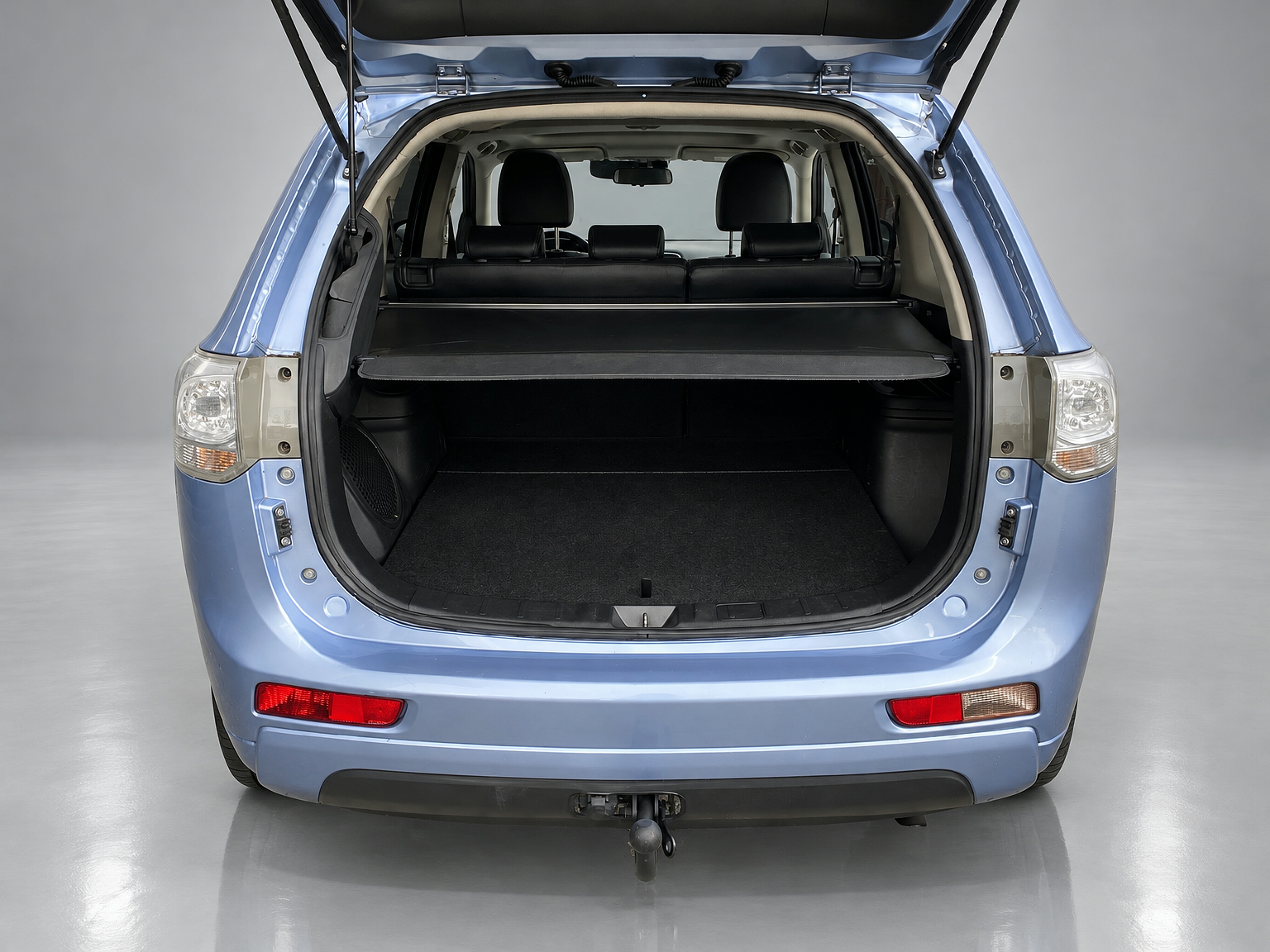 Mitsubishi Outlander 2.0 PHEV Instyle 4WD 203 pk | navigatie | leder interieur | schuifdak | trekhaak | elektr. achterklep