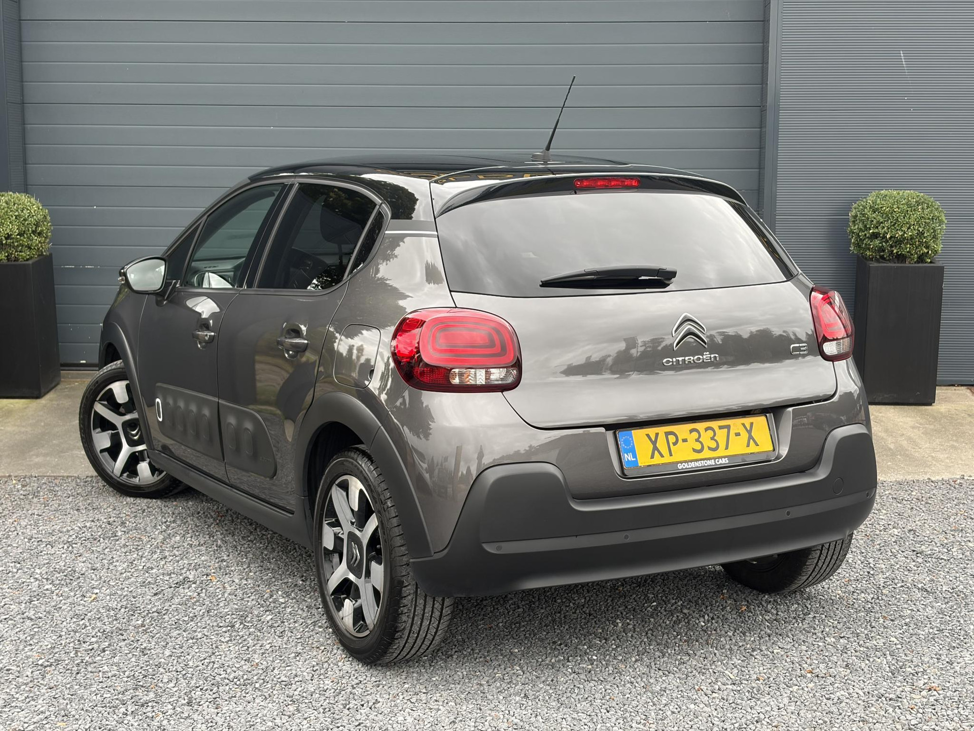 Citroen C3 1.2 PureTech S&S Shine D-riem vv in 02-2025 l 1e Eigenaar l Dealer Onderhouden l 110pk l Navi l Camera l Carplay l Clima l Cruise l Lm velgen l 6 Bak l Rijstrooksensor l Pdc l N.A.P l Apk tot 03-2027