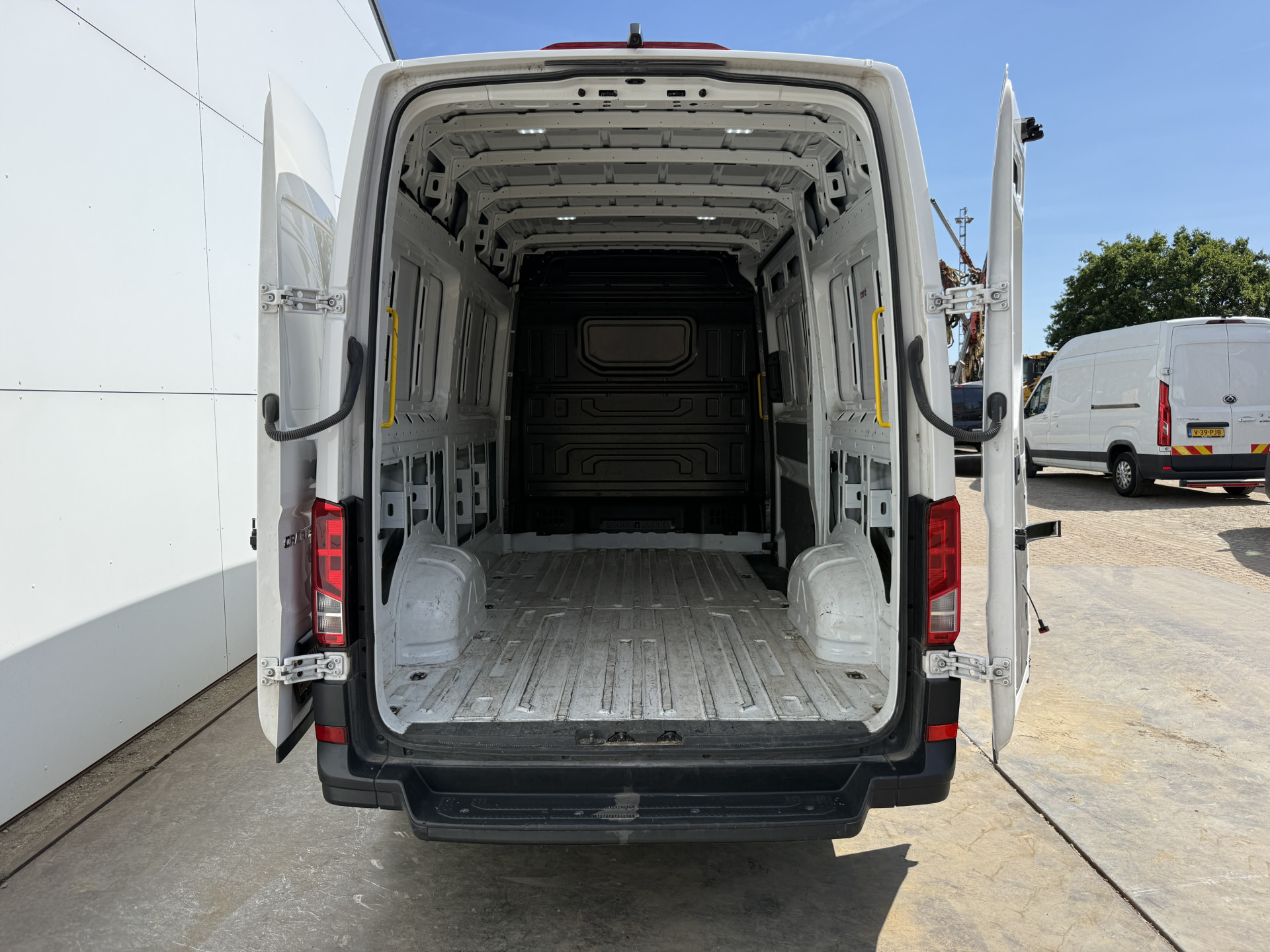 Volkswagen Crafter 2.0 TDI 140PK L3H3 Camera Airco Carplay Parkeersensoren Euro 6