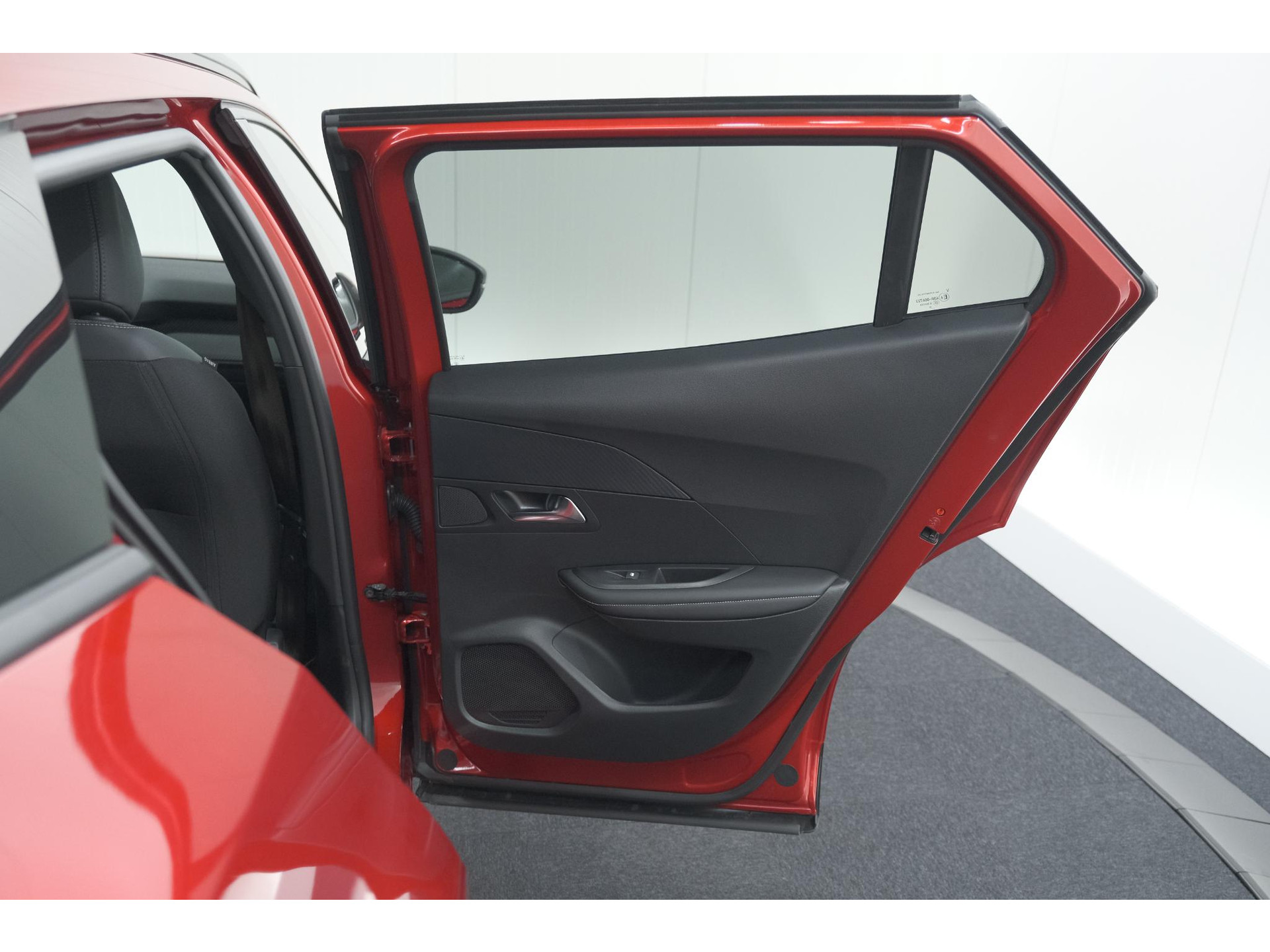 Peugeot 2008 Hybrid 145 e-DCS6 Allure | 360 Camera | Adaptieve Cruise Control | Navigatie | Dodehoekdetectie