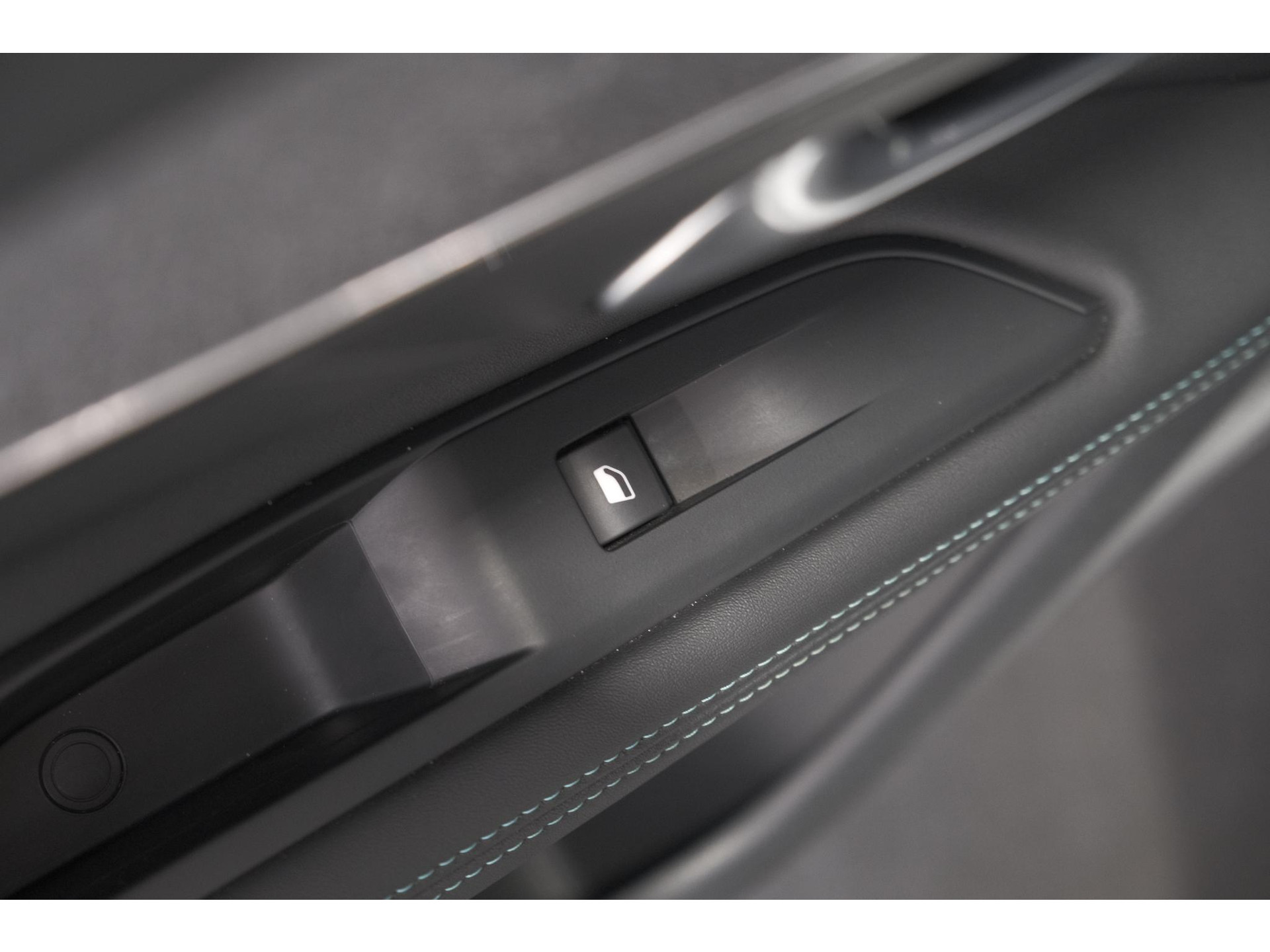 Peugeot 3008 1.6 Plug-in HYbrid 225 Allure | Camera | Dodehoekdetectie | Navigatie | Apple Carplay