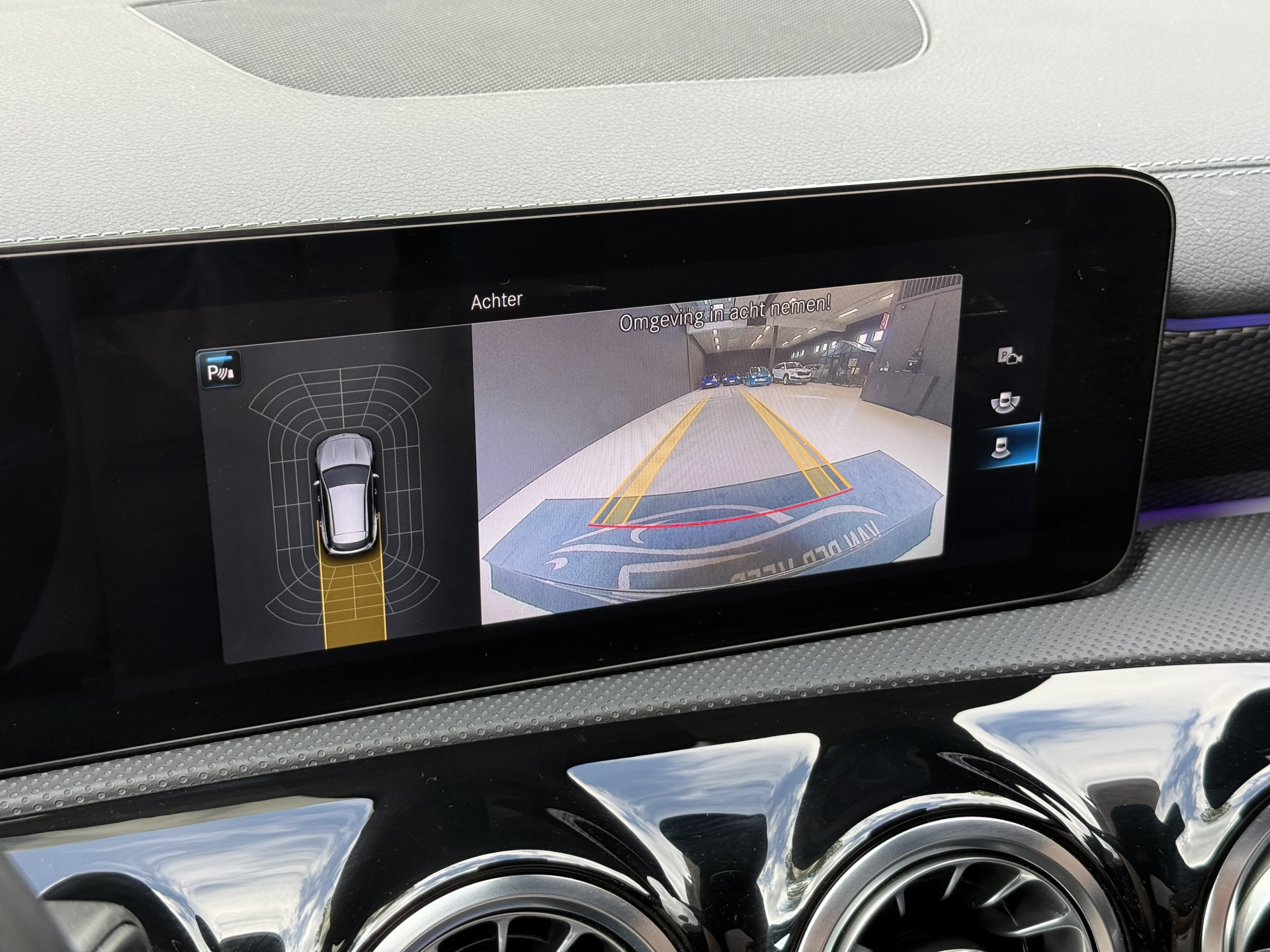 Mercedes-Benz CLA-klasse Shooting Brake 180 Luxury Line | Panoramadak | Leder | Camera | Sfeerverlichting