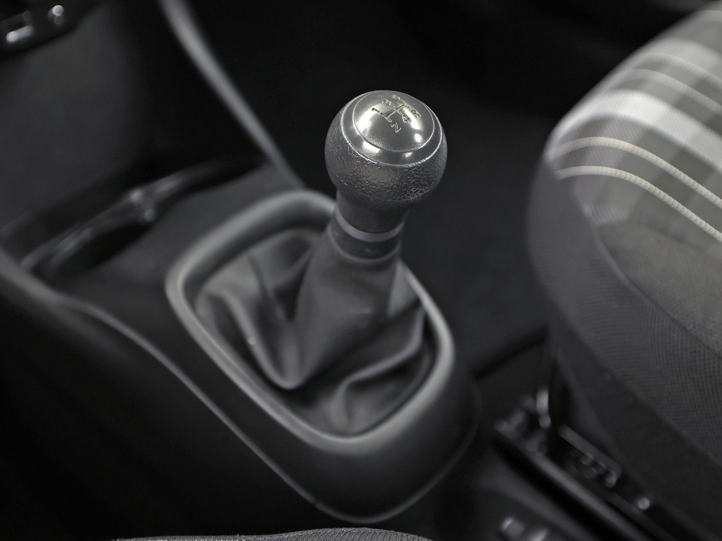 Peugeot 108 1.0 e-VTi Sport (AIRCO, ELEK RAMEN, SPORTSTOELEN, BLUETOOTH, NIEUWSTAAT)
