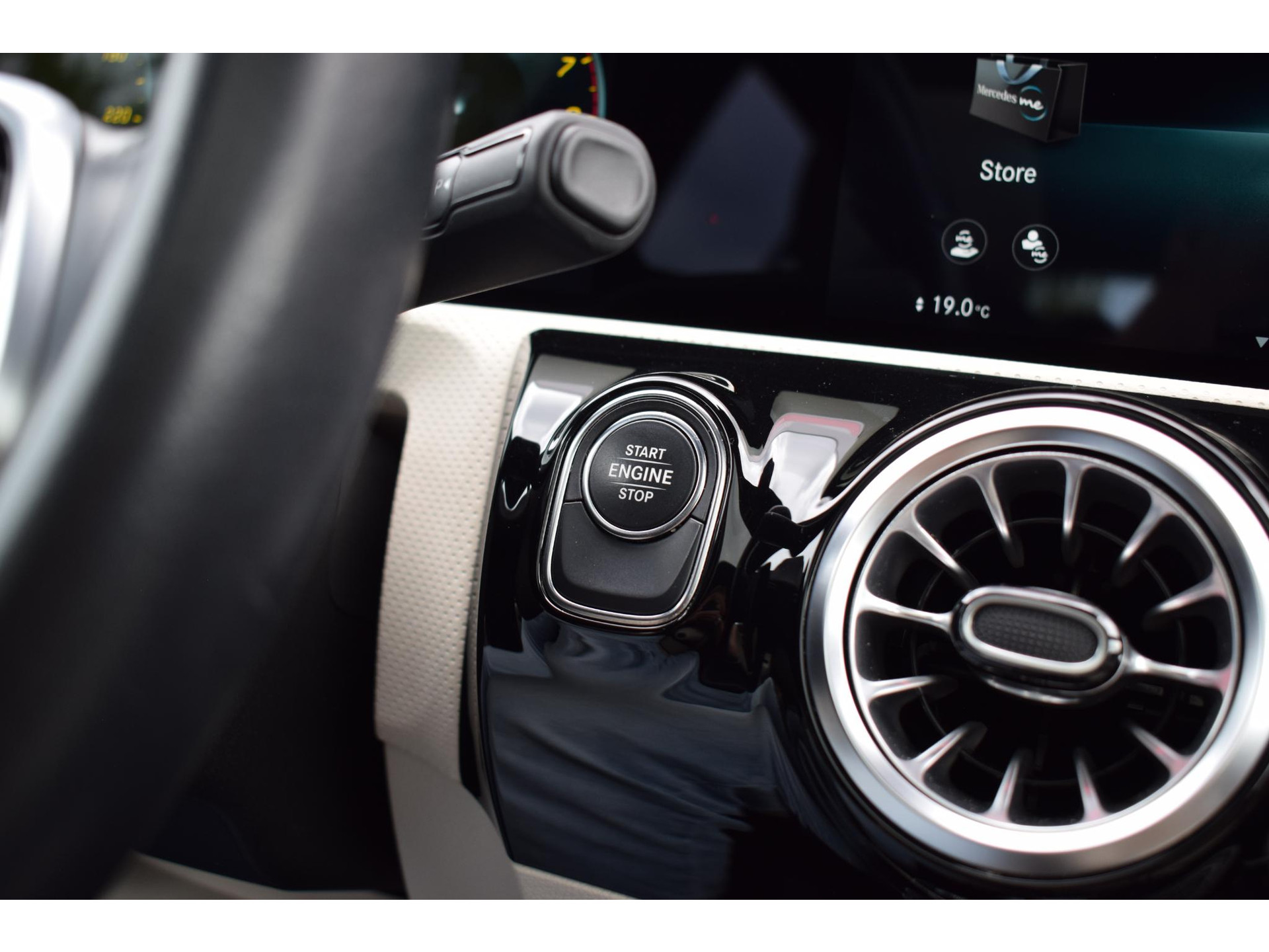 Mercedes-Benz A-klasse 250 e Business Solution Luxury Limited | Pano | Leer | Burmester | SOH: 94,3% | Stoelverwarming