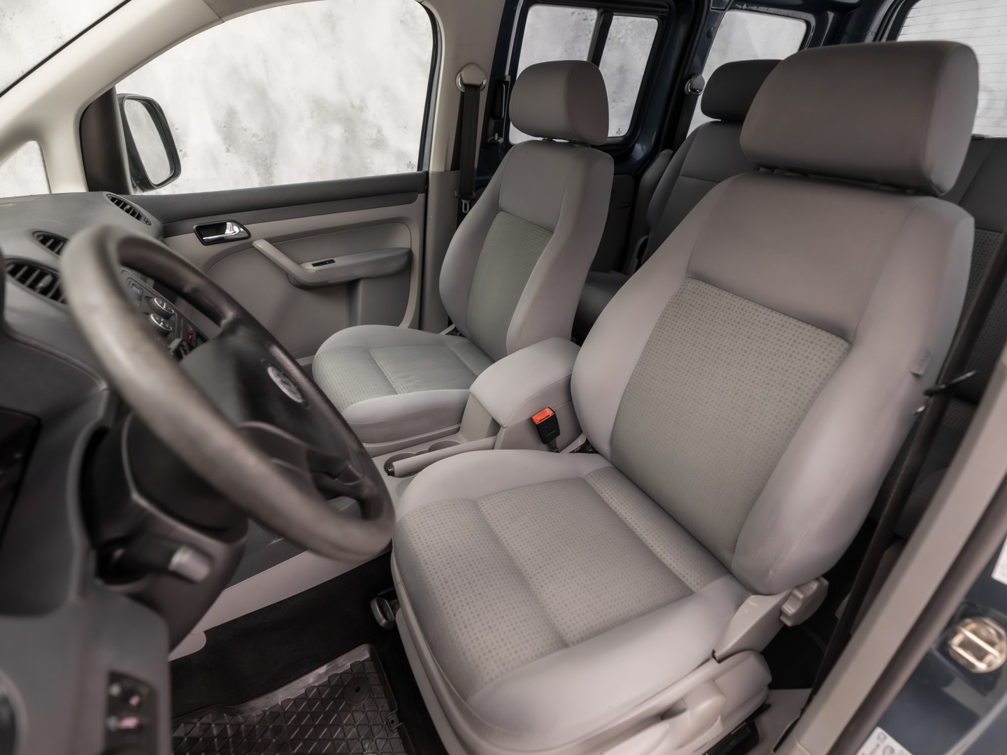 Volkswagen Caddy 1.4 Life 5 Persoons (CLIMATE, SCHUIFDEUREN, ELEK RAMEN, NIEUWE APK, NIEUWSTAAT)