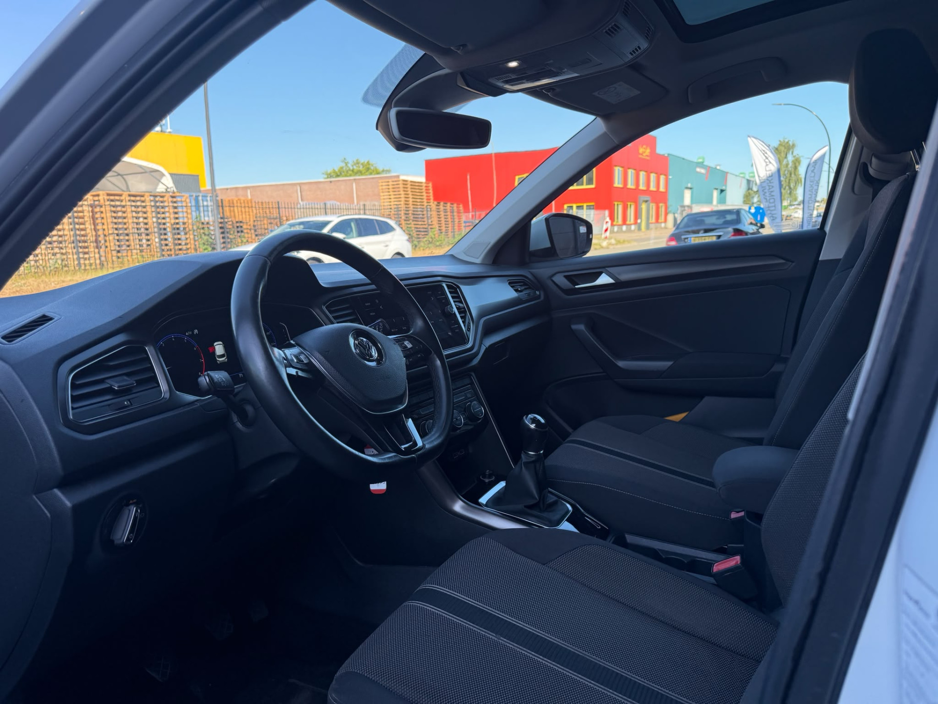 Volkswagen T-Roc 1.0 TSI Style | 1E EGENAAR | 3/6 OF 12MND GARANTIE | PANODAK | ACC | LANE ASSIST | AIRCO |