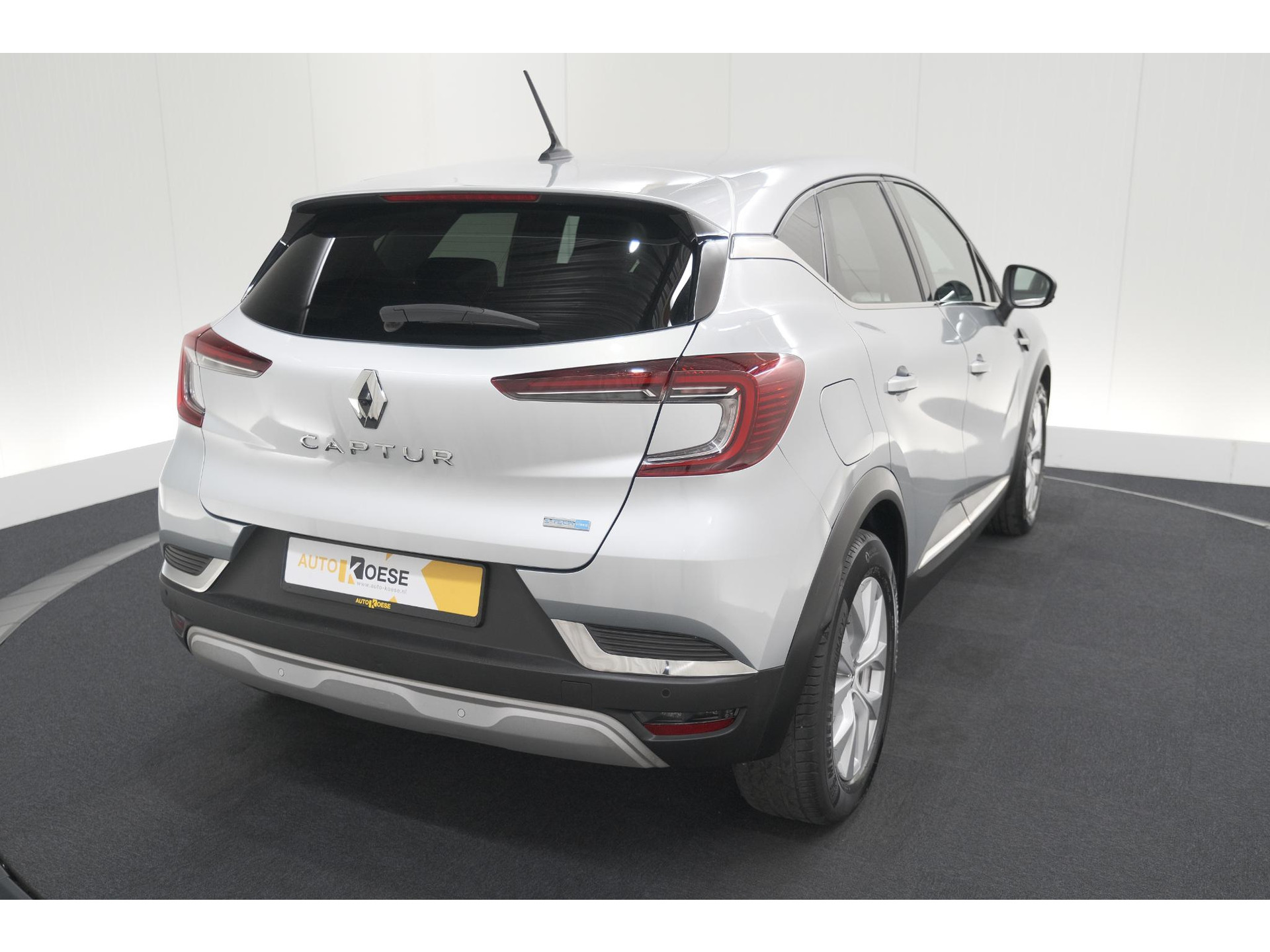 Renault Captur 1.6 E-Tech full hybrid 145 techno | Camera | Parkeersensoren | Climate control | Keyless