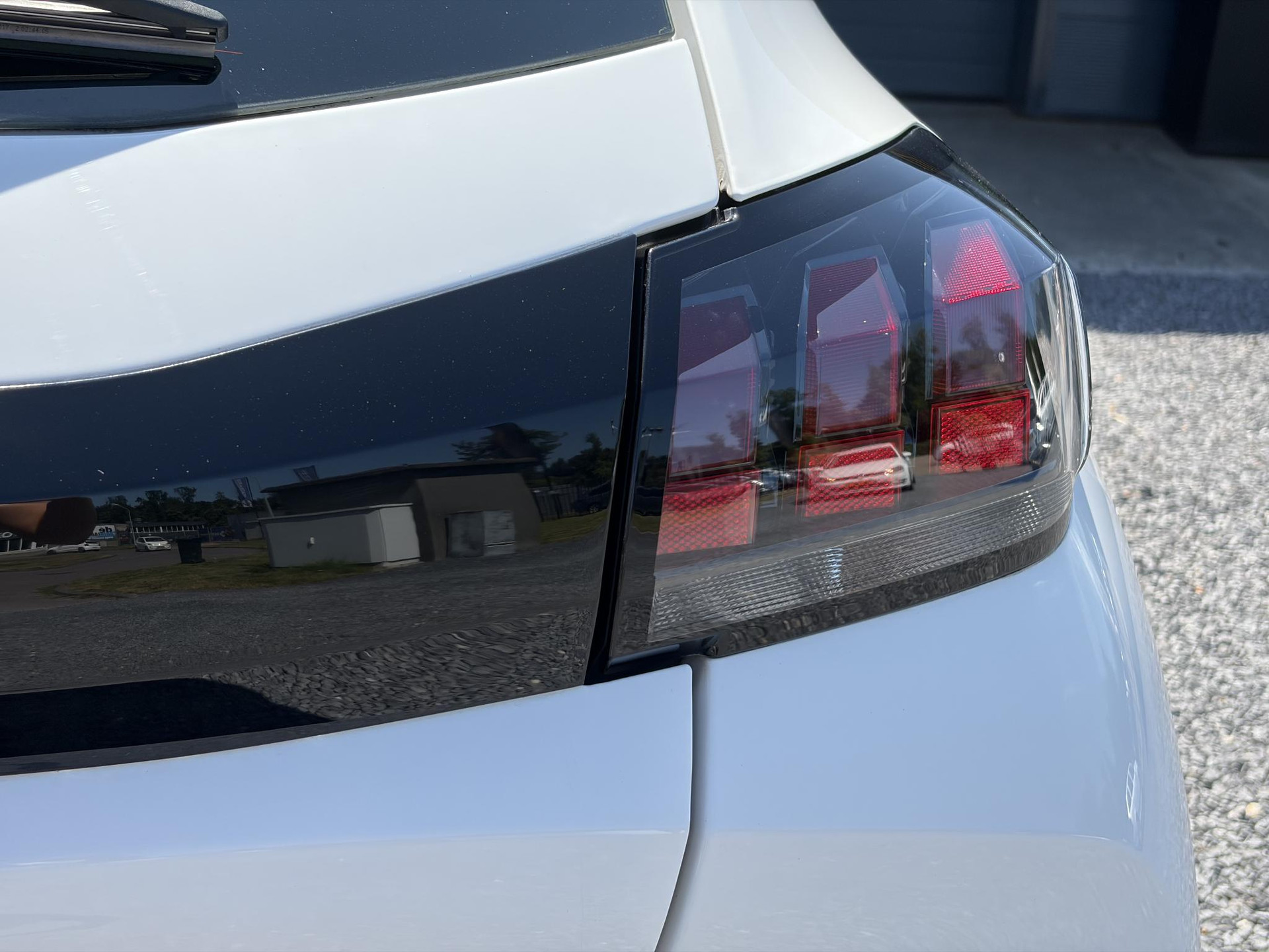 Peugeot 208 1.2 PureTech Blue Lease Active 2e Eigenaar,D-riem vv in 11-2025,Camera,Navi,Carplay,75pk,Clima,Cruise,Rijstrooksensor,Pdc,Lm velgen,N.A.P,Apk tot 11-2027
