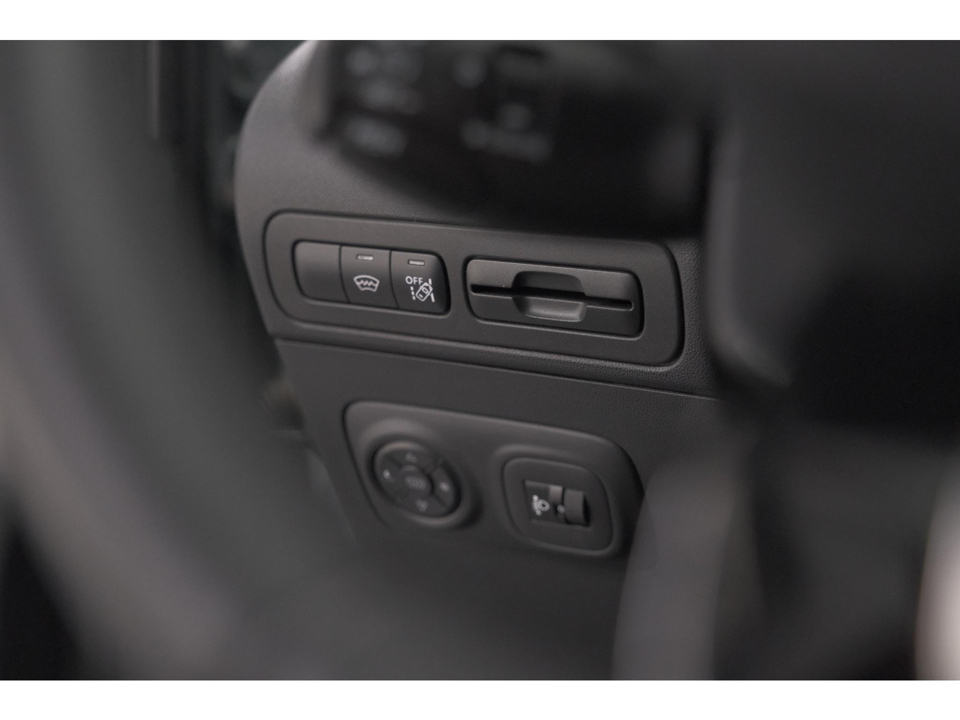 Citroen C3 Aircross PureTech 130 EAT6 Shine | Schuif-/Kanteldak | Camera | Dodehoekdetectie | Head-Up Display