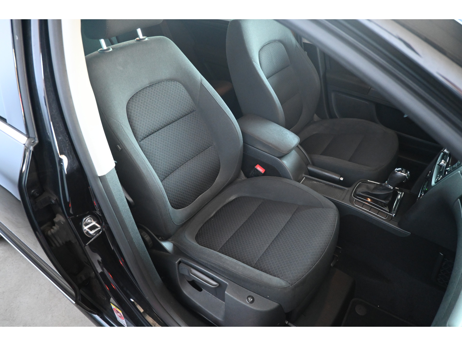 ŠKODA Superb Combi 1.8 TSI Ambition Automaat Clima Navigatie Cruise Control Trekhaak Inruil Mogelijk!