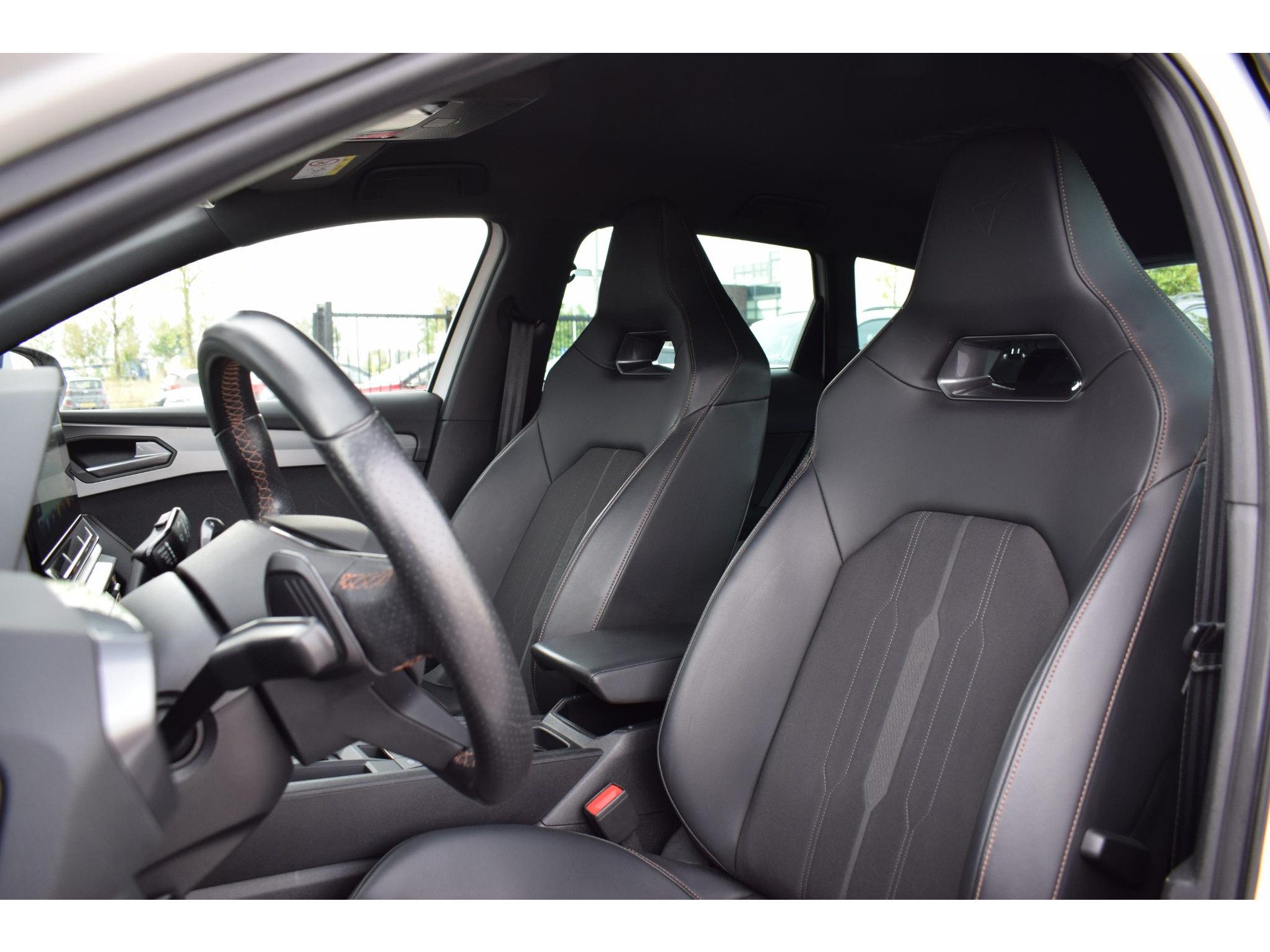 CUPRA Leon Sportstourer 1.4 e-Hybrid VZ Business | 245 PK | Half Leer | Apple CarPlay | Stuurverwarming