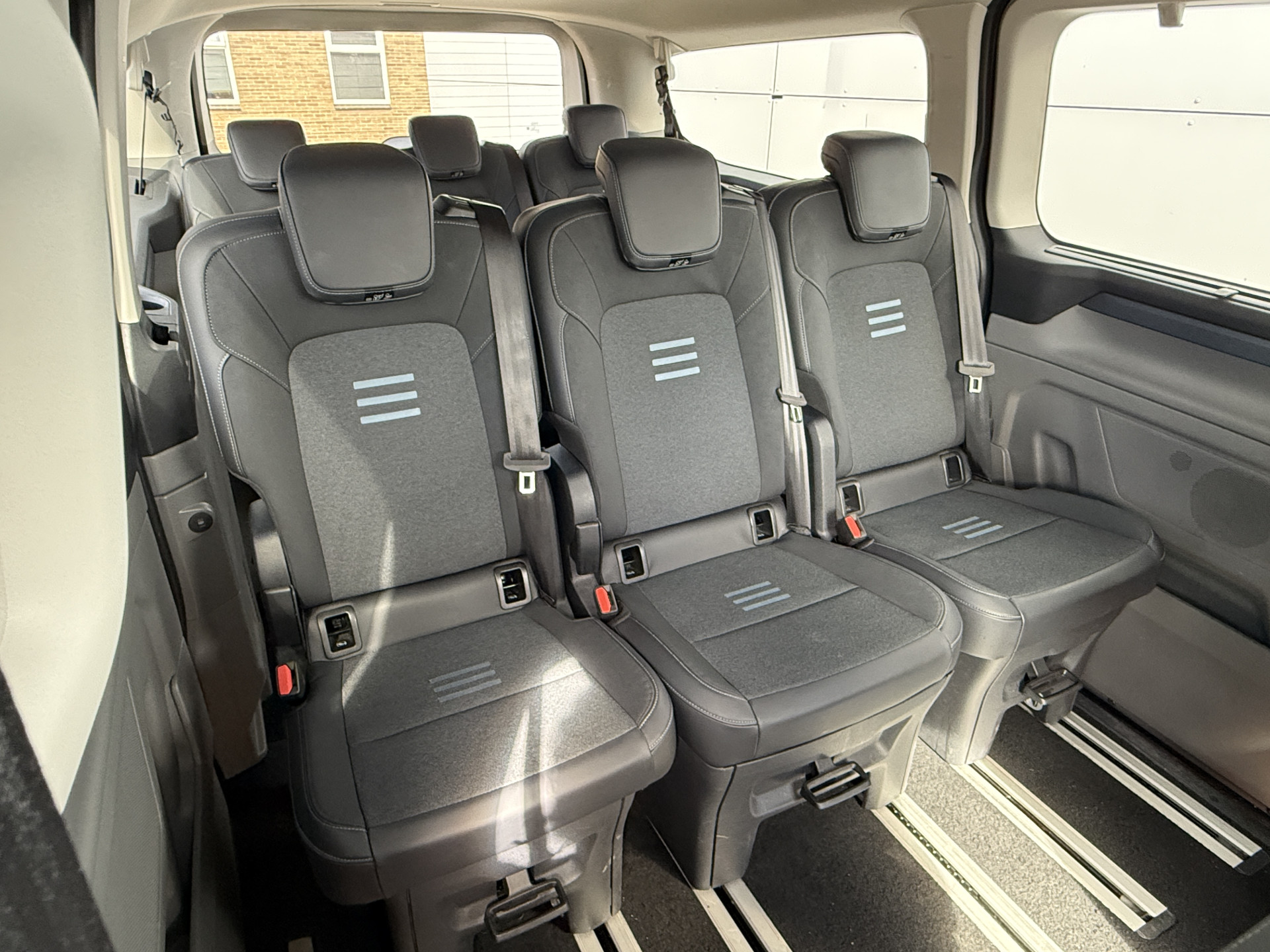 Ford Tourneo Custom 233PK PHEV Prijs Incl. BPM Excl. BTW Automaat 8-Personen Automaat LED B&O Audio Lichtmetalen Velgen PDC Carplay Camera Parkeersensoren Cruise Control
