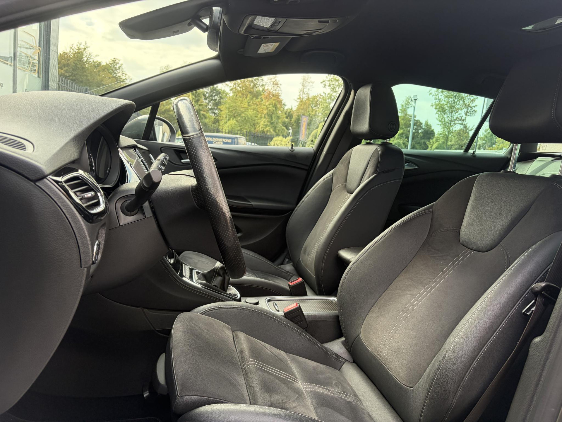 Opel Astra Sports Tourer 1.2 Ultimate ✓146pk✓Carplay✓Camera✓Stoelverw✓Stuurverw✓Keyless✓Pdc V+A✓Alcantara-Leder✓Clima✓Cruise✓6 Bak✓Rijstrooksensor✓Dodehoeksensor✓17''Lm velgen✓N.A.P✓Apk tot 11-2028