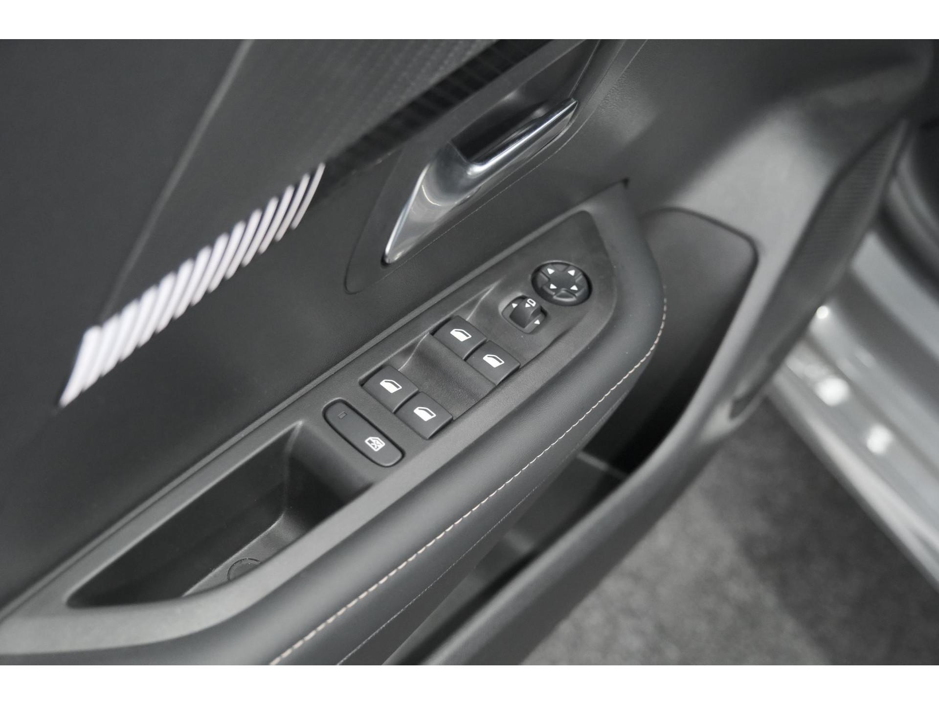 Peugeot 208 PureTech 100 Allure | 360 Camera | Adaptieve Cruise Control | Navigatie | Dodehoekdetectie