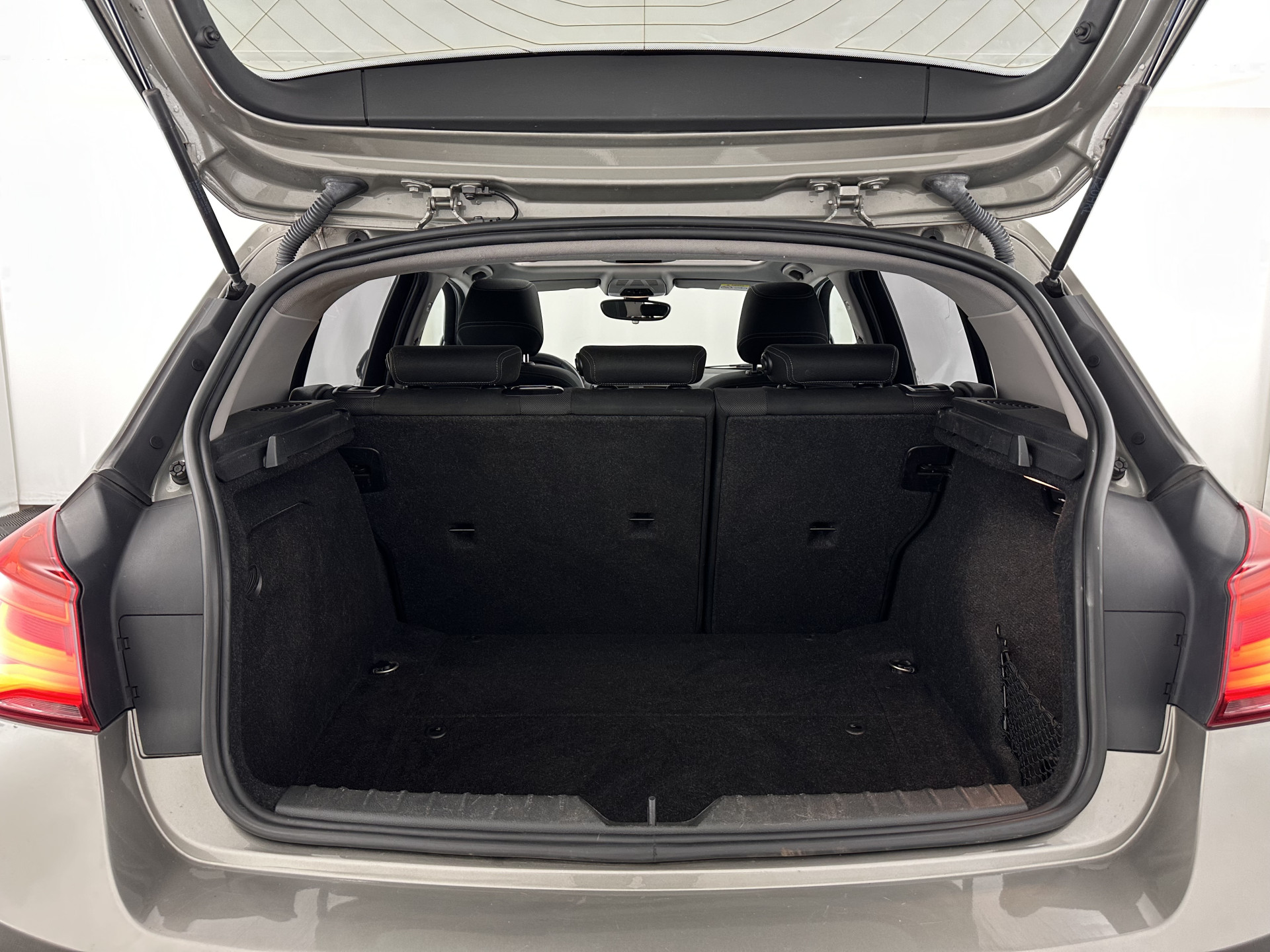 BMW 1-serie 116d EDE Corporate Lease Sport ⚠️GEARBOX AUDIBLE⚠️*PANO | FULL-LED | HEATED-SPORTSEATS | KEYLESS | NAVI-FULLMAP | PRIVACY-GLASS | ECC | PDC | CRUISE | 16''ALU*