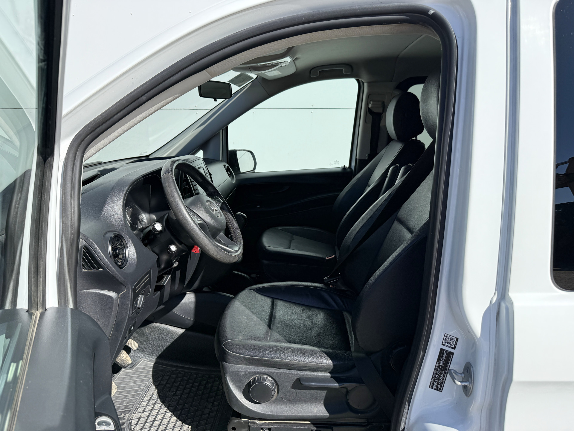Mercedes-Benz Vito 114 1.9 CDI 136PK Dubbele Cabine L2H1 5 Stoelen Climate Control Cruise Control Trekhaak Carplay Camera