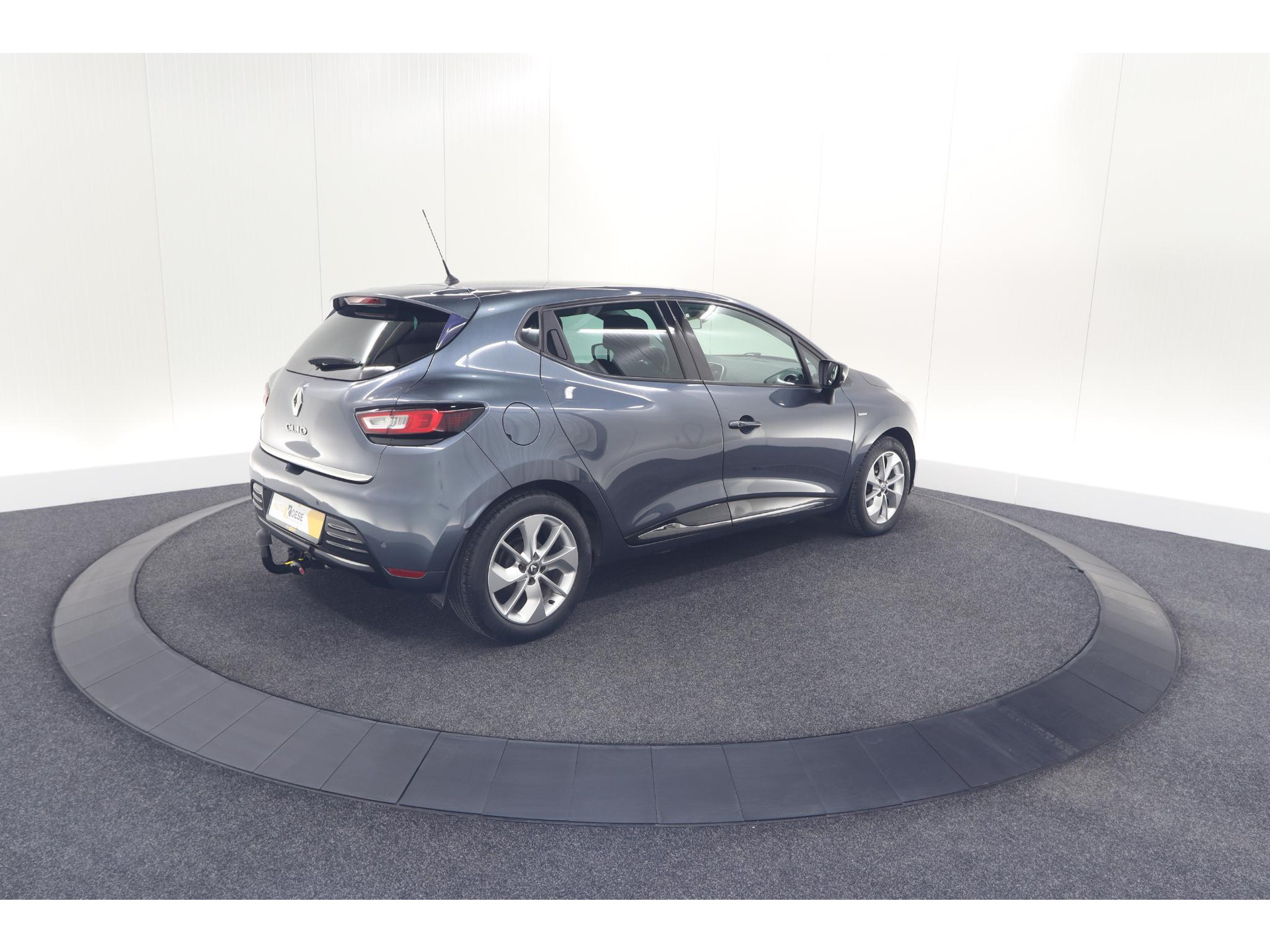 Renault Clio 1.2 Limited | Trekhaak | Navigatie | Parkeersensoren | Climate Control