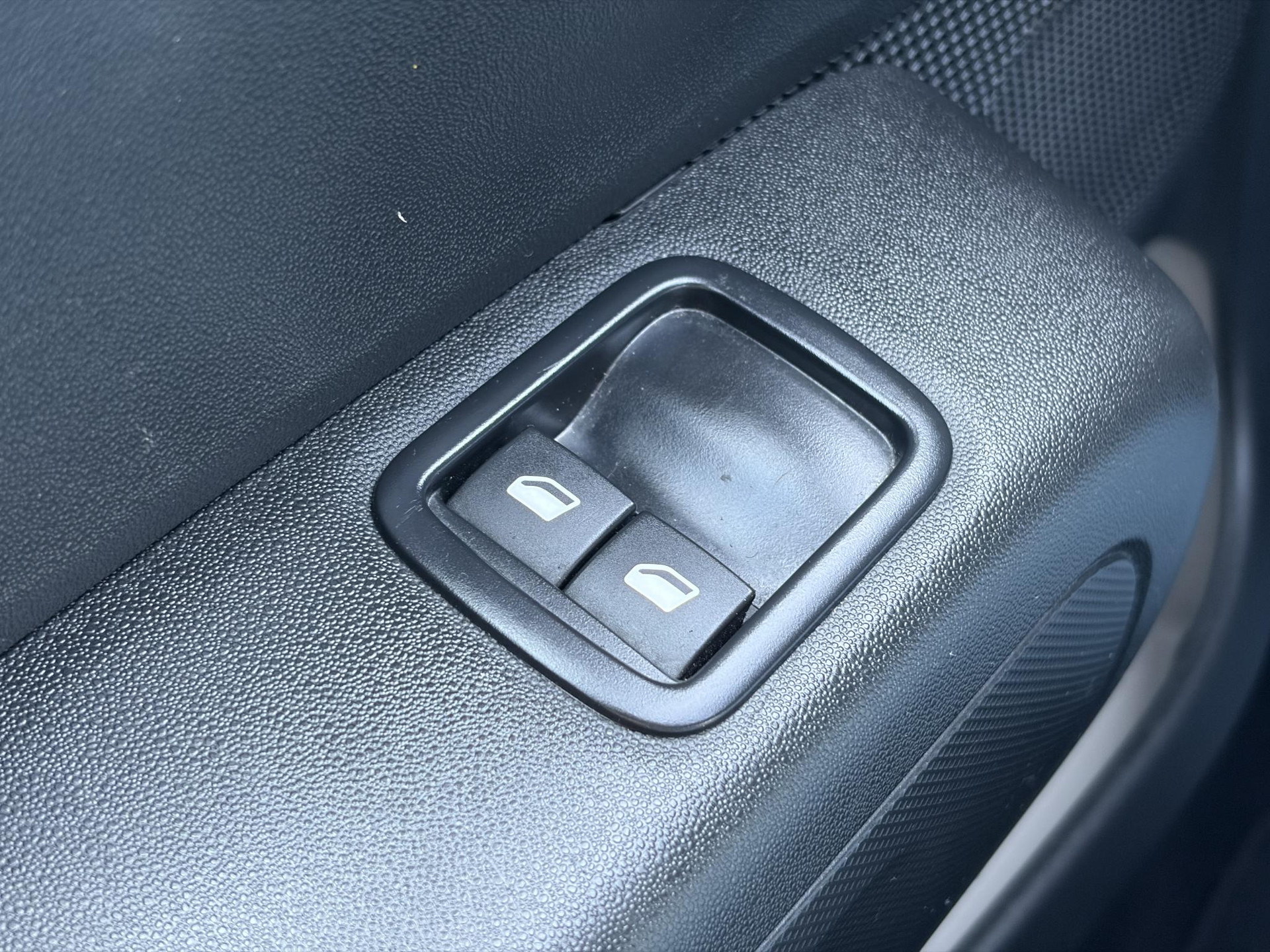 Citroen C3 1.2 PureTech S&S Feel D-riem vv in 2025,2e Eigenaar,Navi,Carplay,Clima,Cruise,Pdc,Rijstrooksensor,N.A.P,Apk tot 03-2028