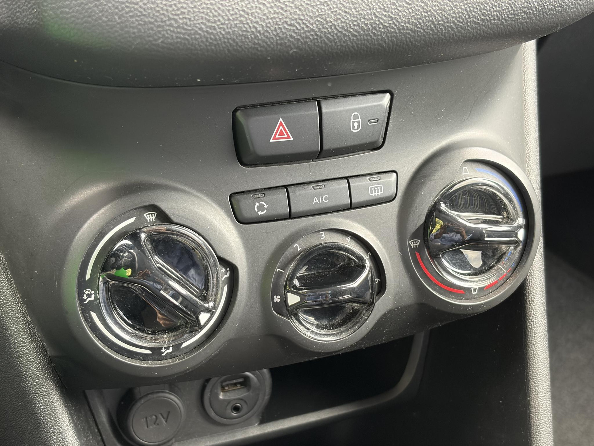 Peugeot 208 1.2 PureTech Urban Soul ✓2e Eigenaar✓Navi✓Airco✓Cruise✓Pdc✓5 Deurs✓N.A.P✓Zeer Zuinig✓Apk tot 01-2027