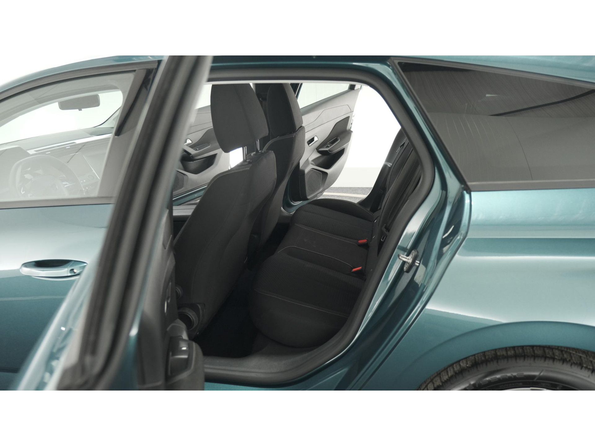 Peugeot 308 SW PureTech 130 EAT8 Active Pack | Automaat | Apple Carplay | Parkeersensoren | Navigatie