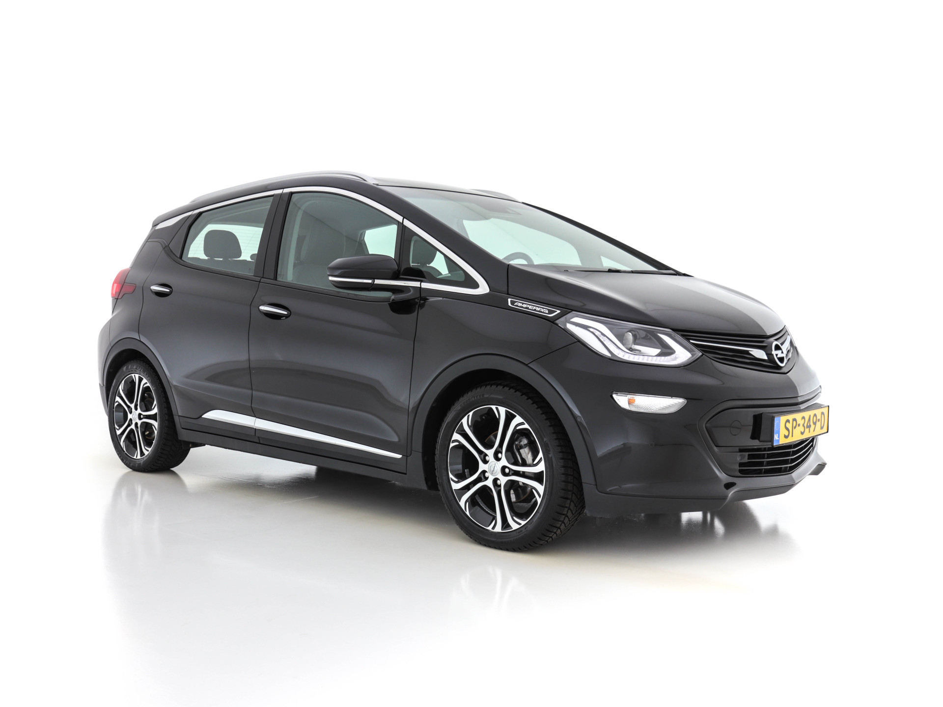 Opel Ampera-e Business Executive 60 kWh (INCL-BTW)  Aut. *LEATHER | BOSE-SOUNDSYSTEM | DIGI-COCKPIT | KEYLESS | CCS-FASTLOADER | FULL-LED | DAB | NAVI-FULLMAP | CRUISE | CARPLAY | LANE-ASSIST | COMFORT-SEATS | 17"ALU*