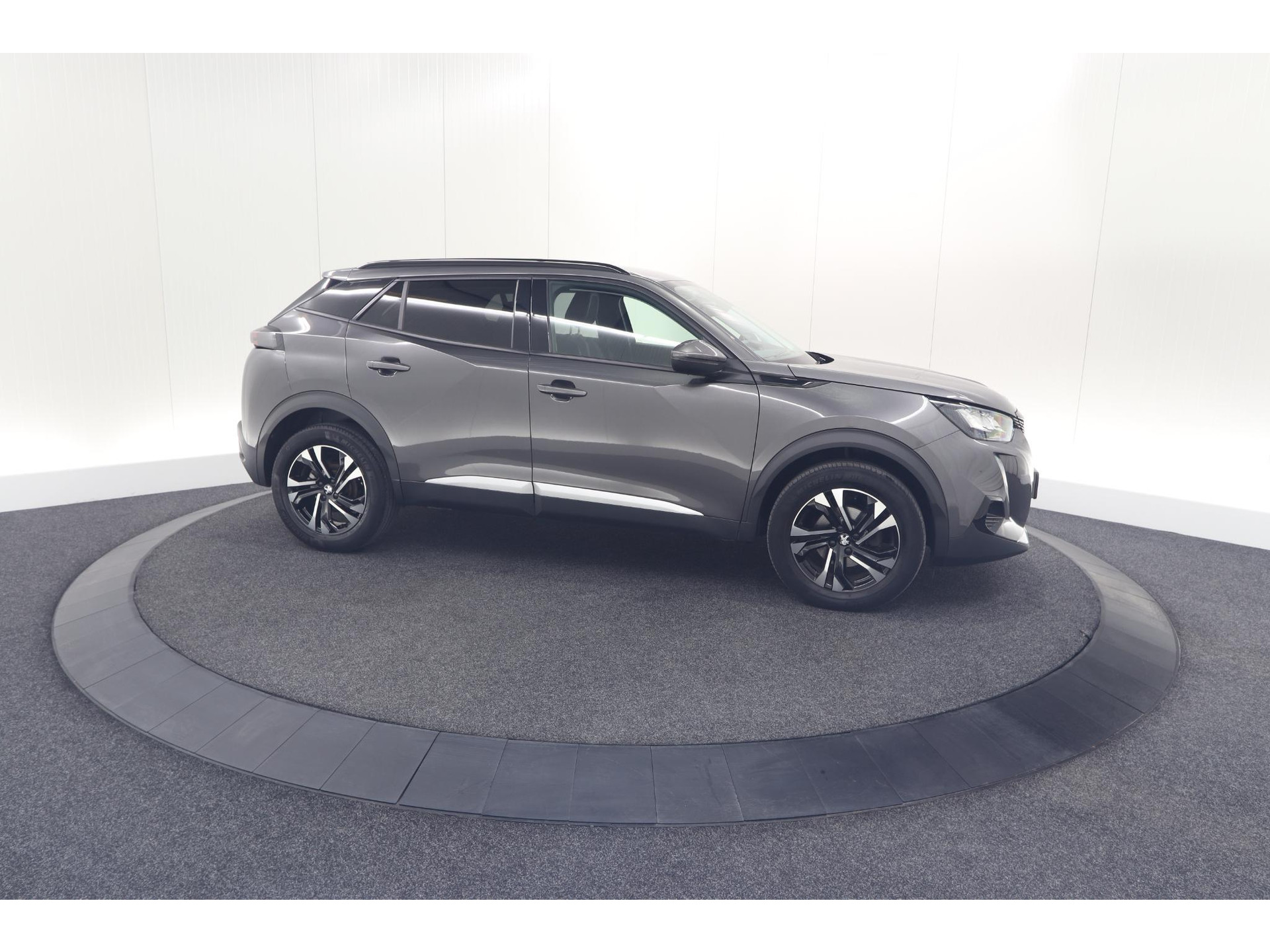 Peugeot 2008 PureTech 130 EAT8 Allure Pack | Stoelverwarming | Adaptieve Cruise Control | Camera