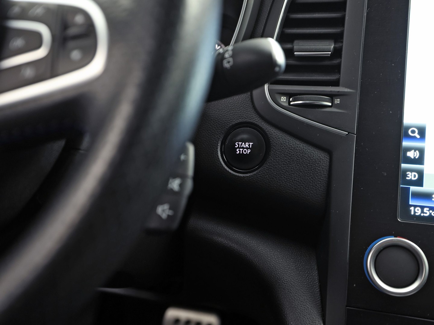 Renault Mégane Estate 1.6 TCe GT 205Pk Automaat (VIRTUAL COCKPIT, GROOT NAVI, KUIPSTOELEN, HEAD-UP DISPLAY, CAMERA, ADAPTIVE CRUISE, BOSE, STOELVERWARMING, NIEUWSTAAT)