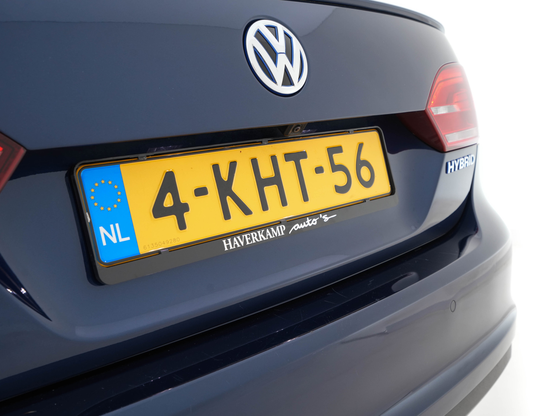 Volkswagen Jetta 1.4 TSI Hybrid Highline Executive-Pack Aut. *PANO | BI-XENON | NAVI-FULLMAP | CAMERA | HEATED-COMFORTSEATS | ECC | PDC | PRIVACY-GLASS | CRUISE | RADIO-CD | SHIFT-PADDLES | 17''ALU*