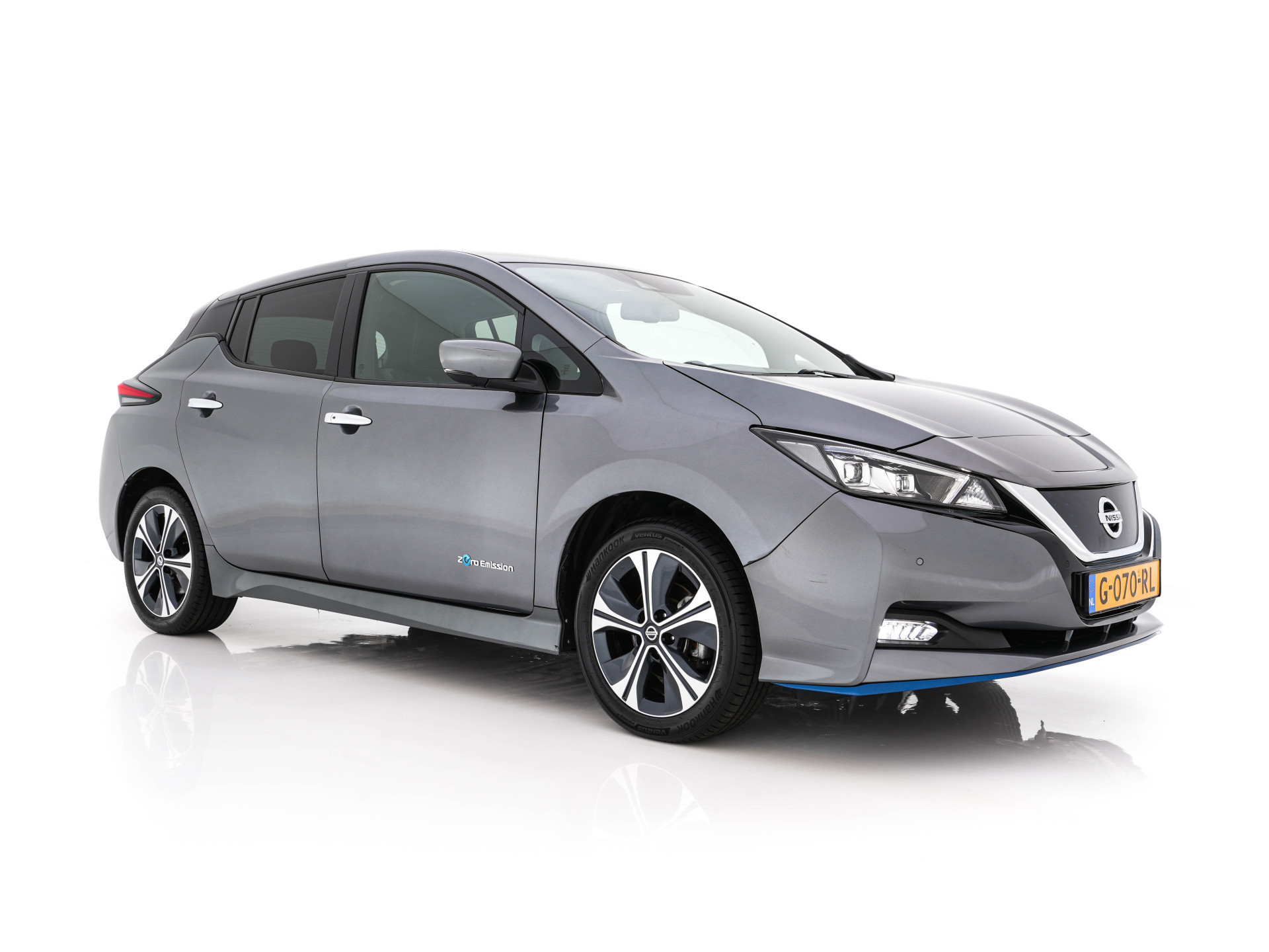 Nissan LEAF 3.Zero Limited Edition 62 kWh {SOH-93%} (INCL-BTW) Aut. *HEATPUMP | LEATHER | FULL-LED | DIGI-COCKPIT | TOPVIEW | BOSE-AUDIO | KEYLESS | DAB+ | BLINDSPOT | ECC | ADAPTIVE-CRUISE | PDC | HEATED-COMFORTSEATS | PRIVACYGLASS | 17"ALU*