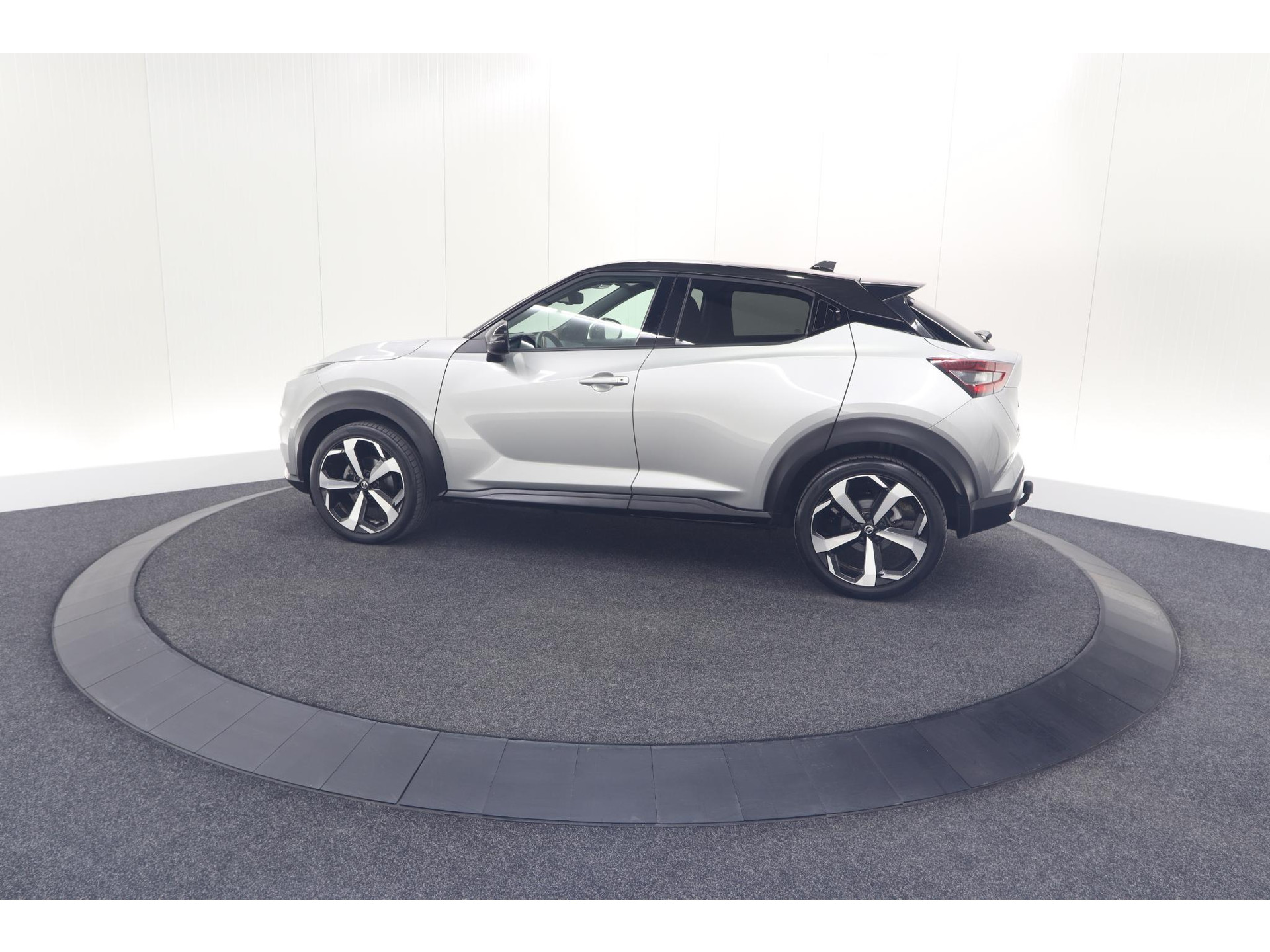 Nissan Juke 1.0 DIG-T Premiere Edition | Trekhaak | Camera | Apple Carplay | Parkeersensoren