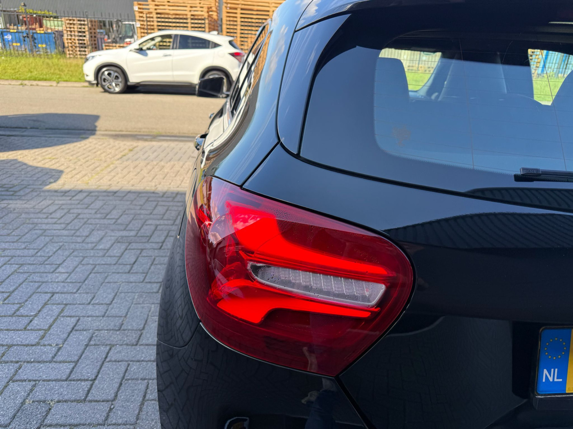 Mercedes-Benz A-klasse 160 Ambition | 2E EIGENAAR | 3/6/12MND GARANTIE | AUTOMAAT | LED | CRUISE | NAVI | AIRCO | BLUETOOTH | TREKHAAK |