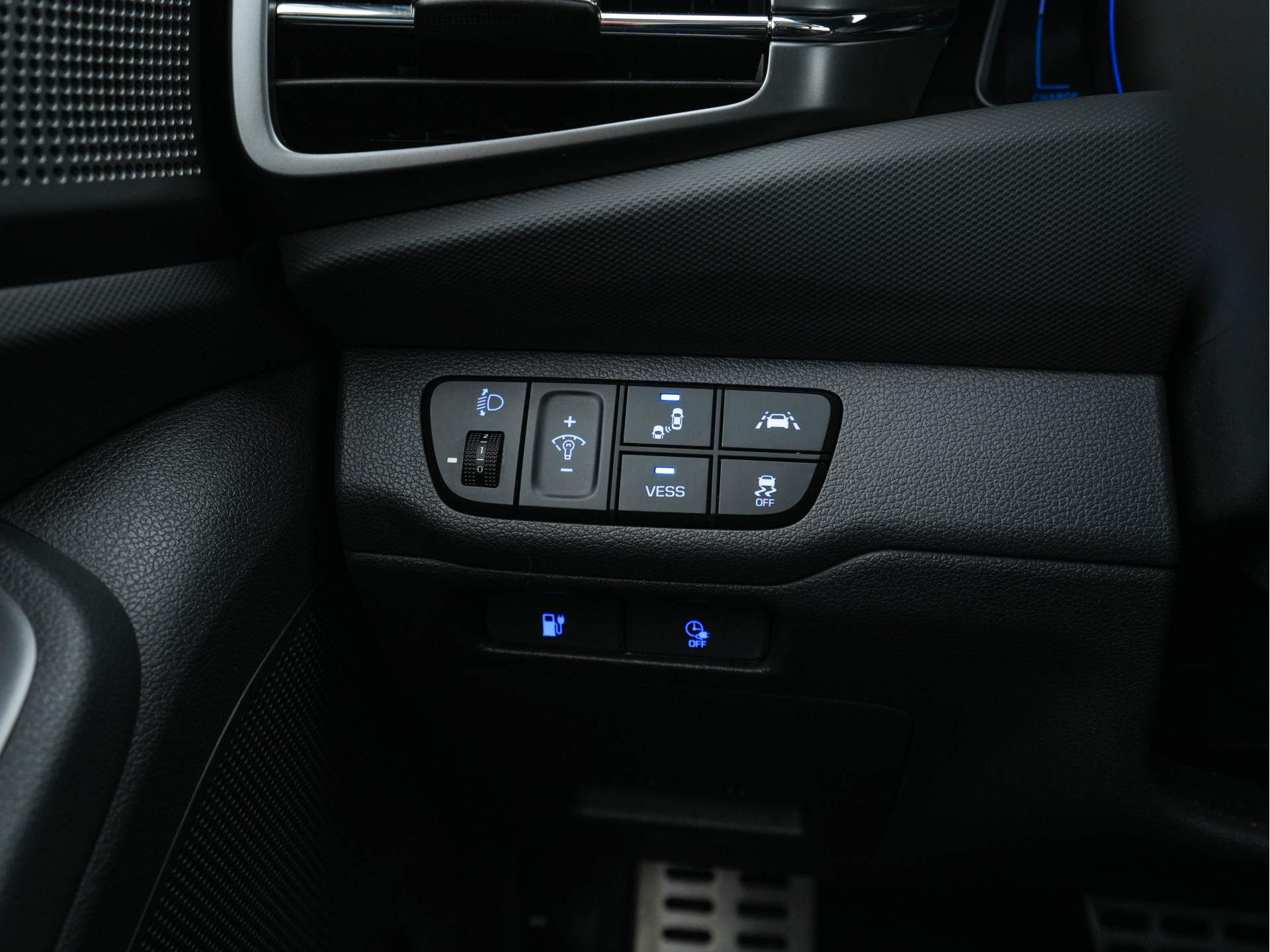 Hyundai IONIQ Premium EV 38 kWh {SOH-100%} Aut *HEATPUMP | LEATHER | FULL-LED | ADAPTIVE-CRUISE | KEYLESS | NAVI-FULLMAP | DAB | CAMERA | MEMORY-PACK | DIGI-COCKPIT | HEATED/VENTILATED-SEATS | CCS- FASTLOADER | PRIVACY-GLASS |