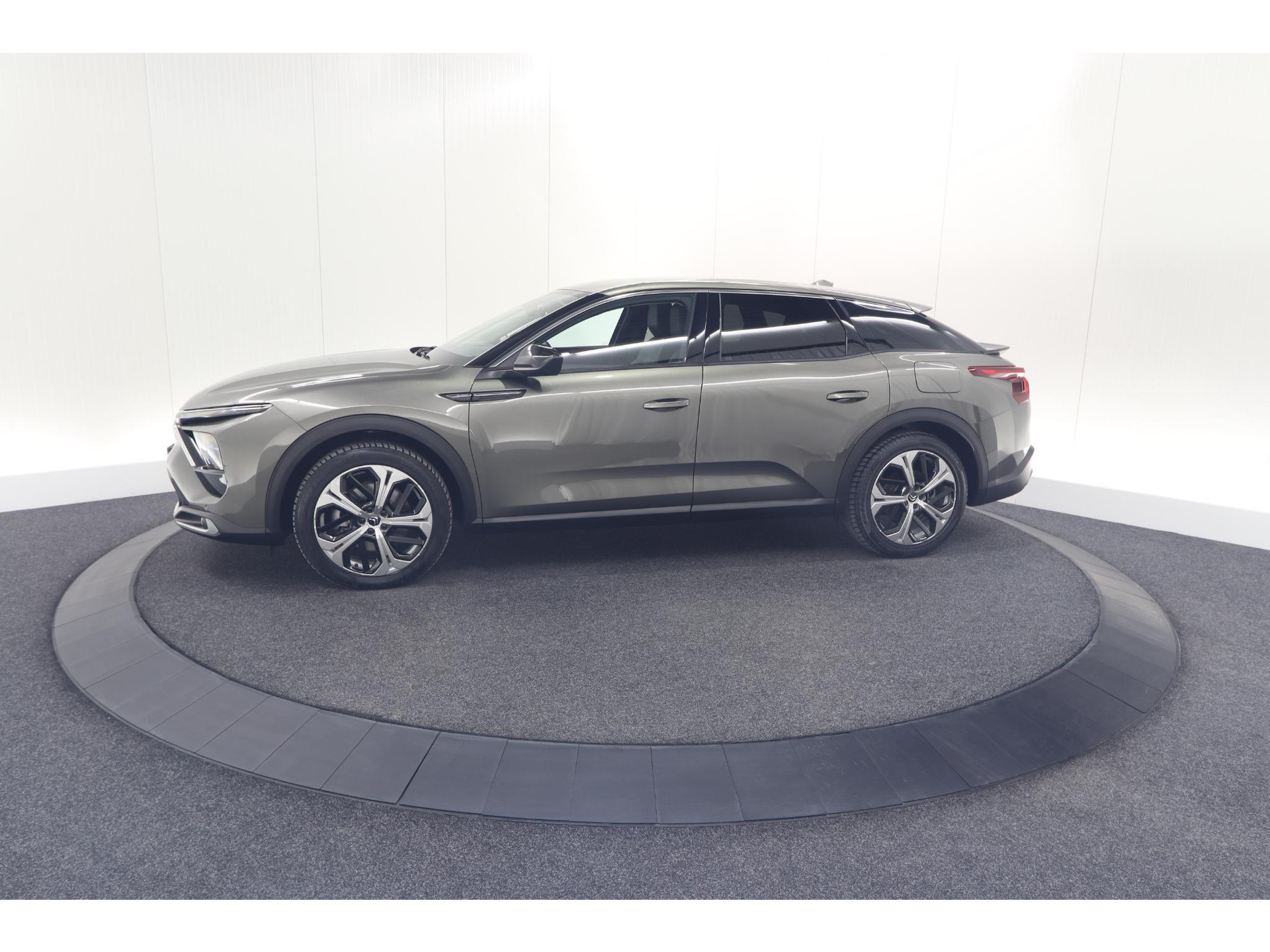 Citroen C5 X 1.6 Plug-in Hybrid 225 Business | Parkeersensoren | Navigatie | Apple Carplay