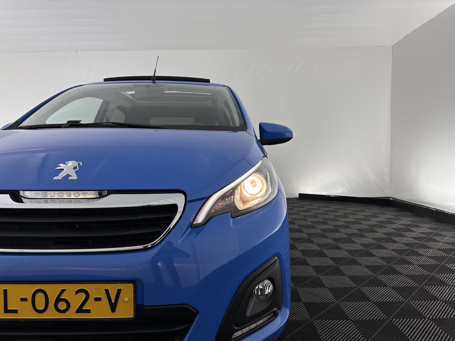 Peugeot 108 1.0 e-VTi Active TOP! CABRIO | AIRCO | RADIO | PRIVACYGLASS | 15"ALU*