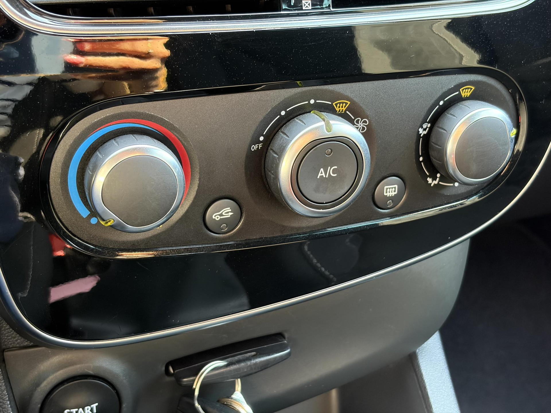 Renault Clio 0.9 TCe Limited Trekhaak,Navi,Keyless,Airco,Cruise,Pdc,Lm velgen,N.A.P,Apk tot 11-2026
