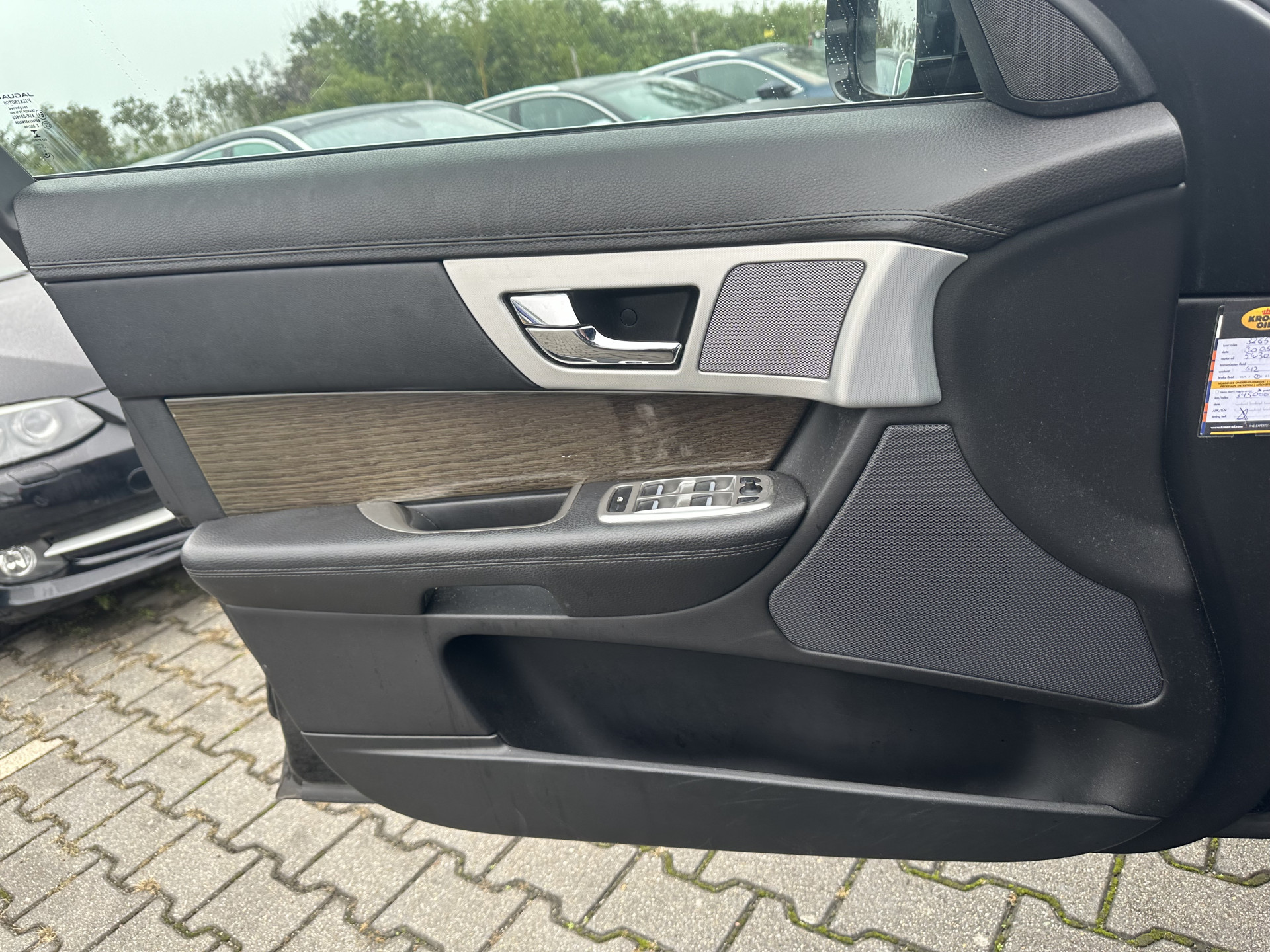 Jaguar XF 2.2D Aut. *LEATHER  | BI-XENON | NAVI-FULLMAP | CAMERA | ECC | PDC | CRUISE | HEATED-COMFORT-SEATS | KEYLESS | SHIFT-PADDLES | TOWBAR | 17"ALU*