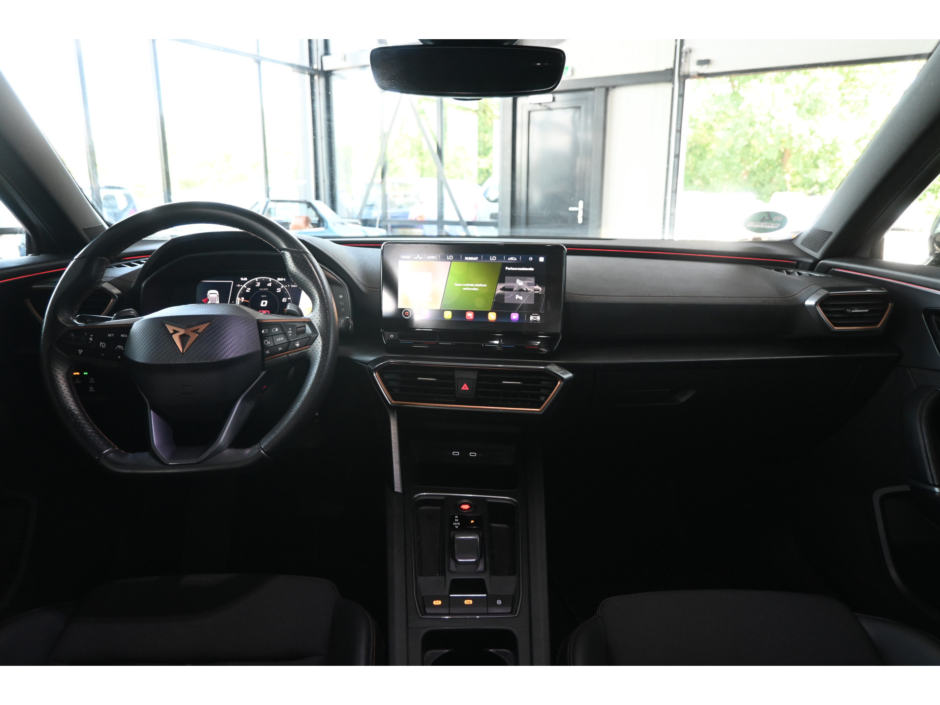 CUPRA Formentor 1.5 TSI Automaat Clima Adaptieve cruise Navigatie Apple carplay Trekhaak PDC Inruil mogelijk