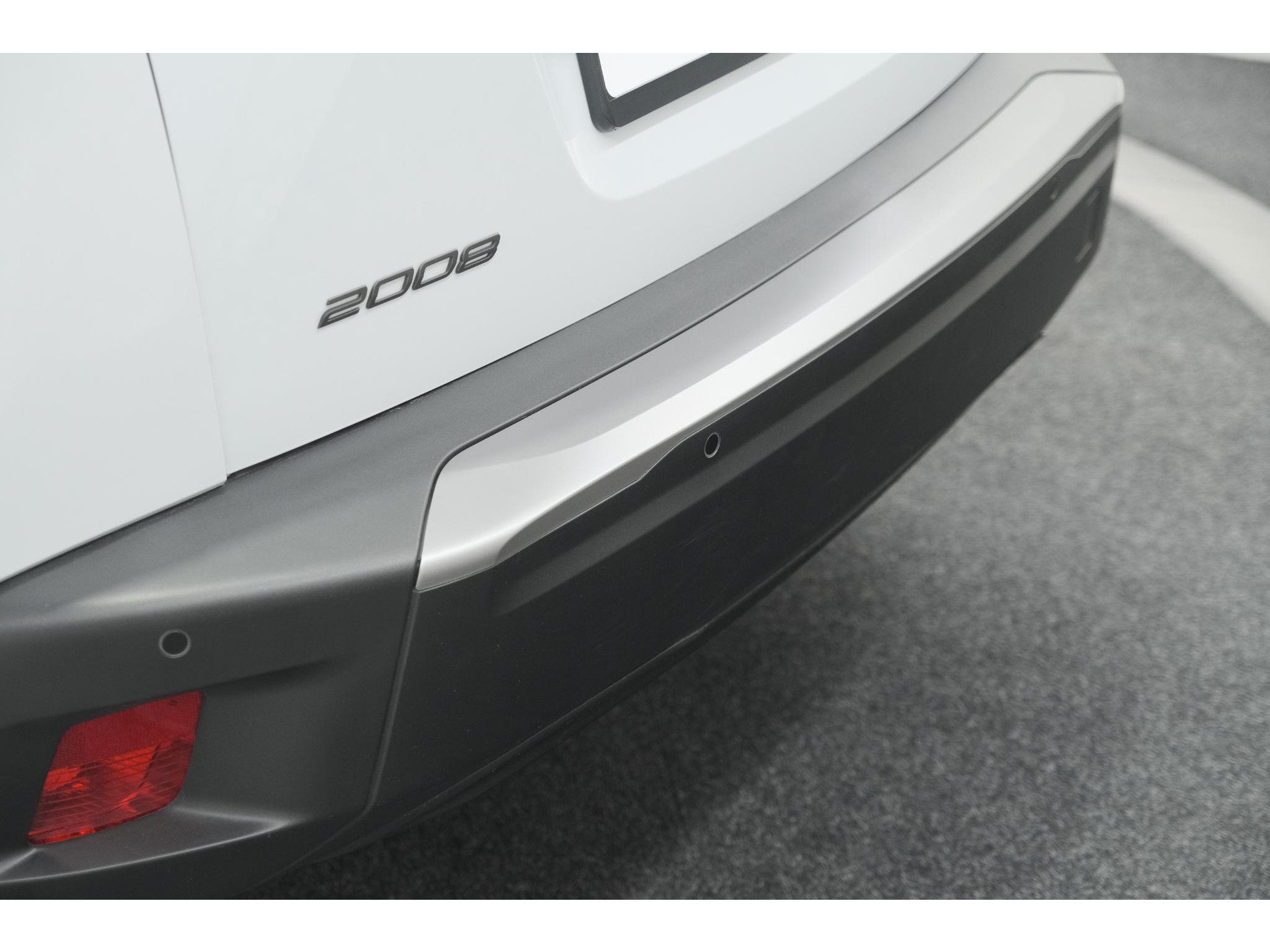 Peugeot 2008 PureTech 100 Allure | 360 Camera | Dodehoekdetectie | Navigatie | Apple Carplay