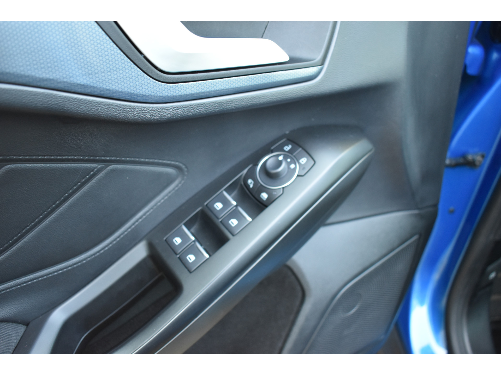 Ford Focus 1.0 92 kW AT Active MHEV Automaat Navigatie Pdc Stoel/stuur verwarming