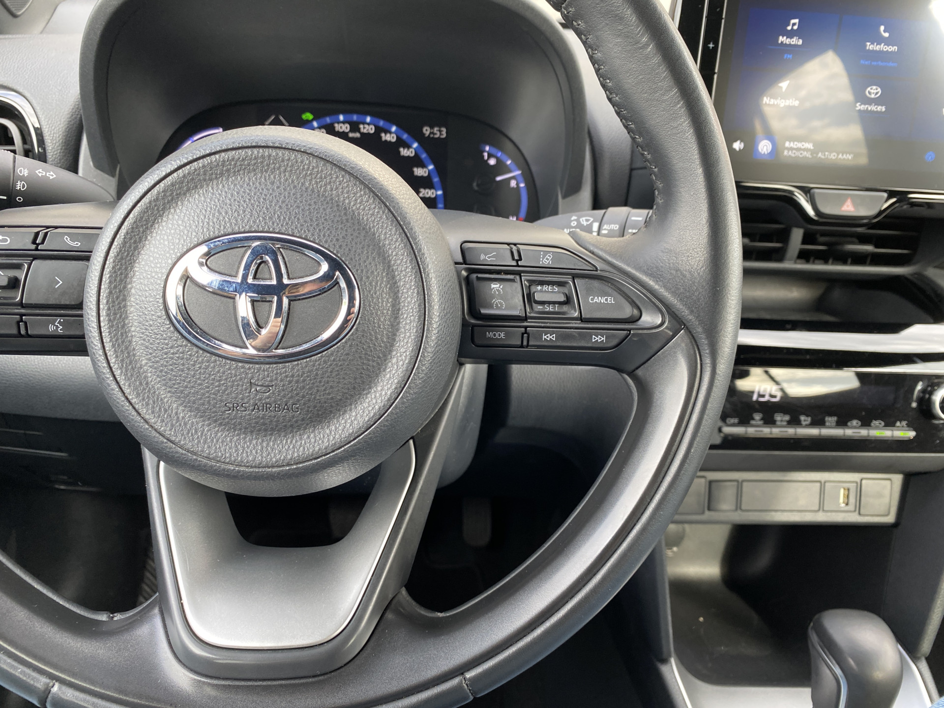 Toyota Yaris Cross 1.5 Hybrid First Edition | 1e eigenaar | dealer onderh. | trekhaak | navigatie | camera | led koplamp | NL auto